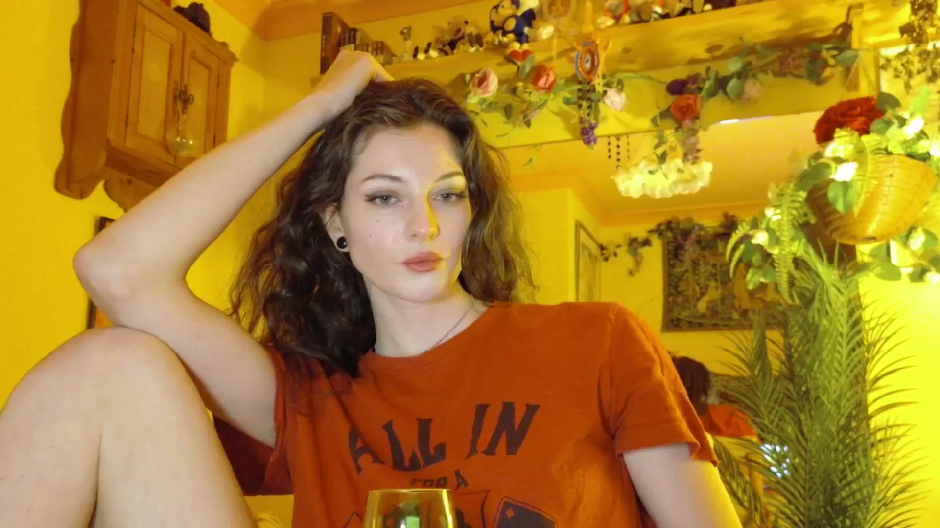 Gallery image thumbnail from porcelaincity's myfreecams stream on, 09/18/2025, 19:51 image 7 of 20