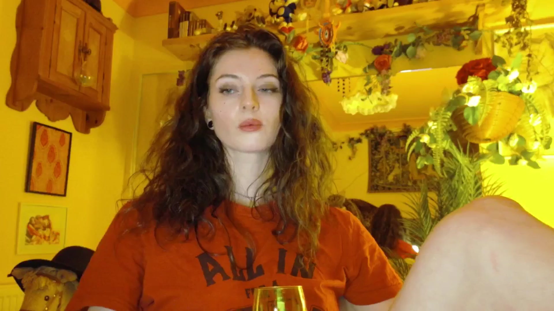 Gallery image thumbnail from porcelaincity's myfreecams stream on, 09/18/2025, 19:51 image 5 of 20