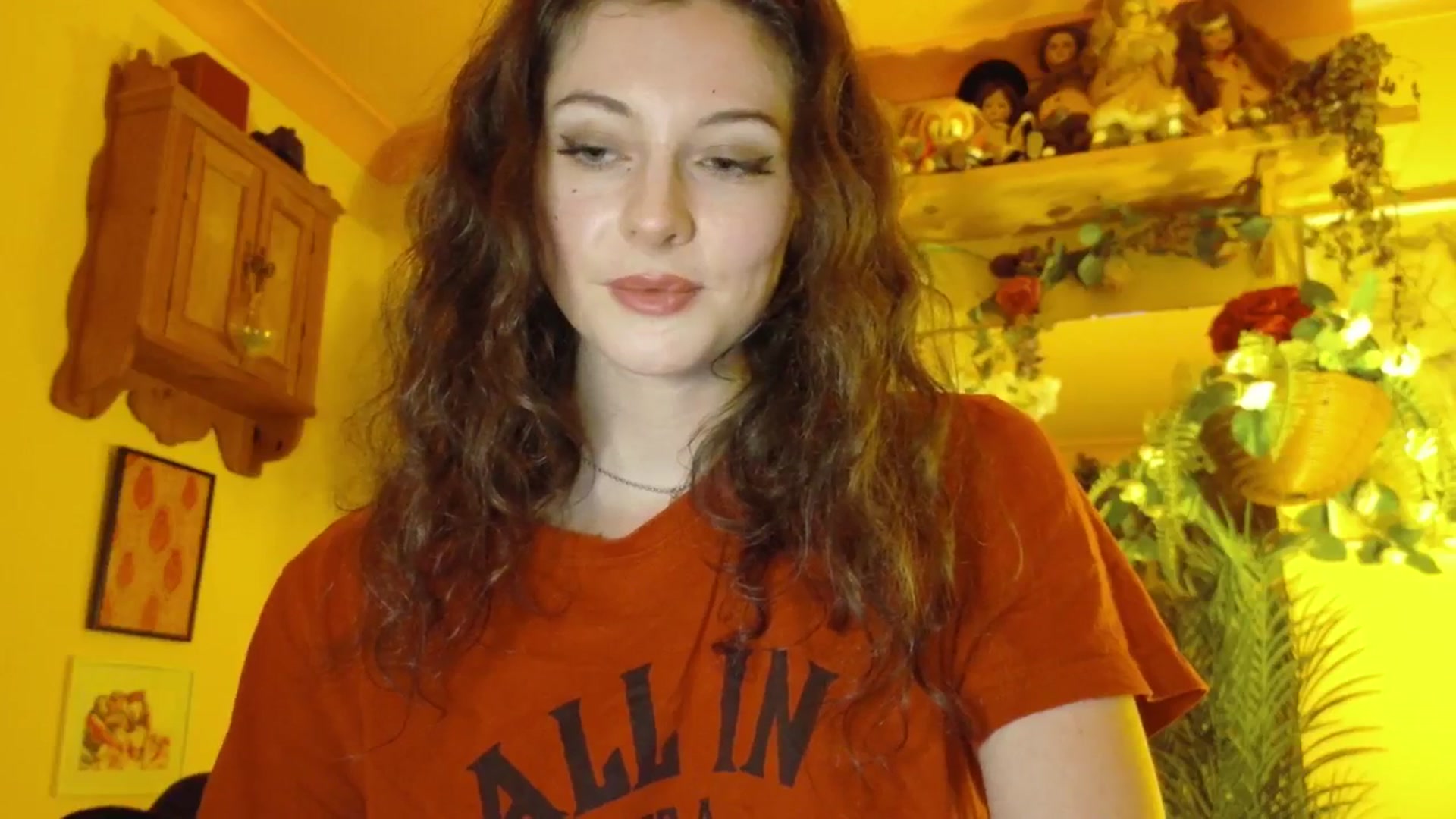 Gallery image thumbnail from porcelaincity's myfreecams stream on, 09/18/2025, 19:51 image 13 of 20
