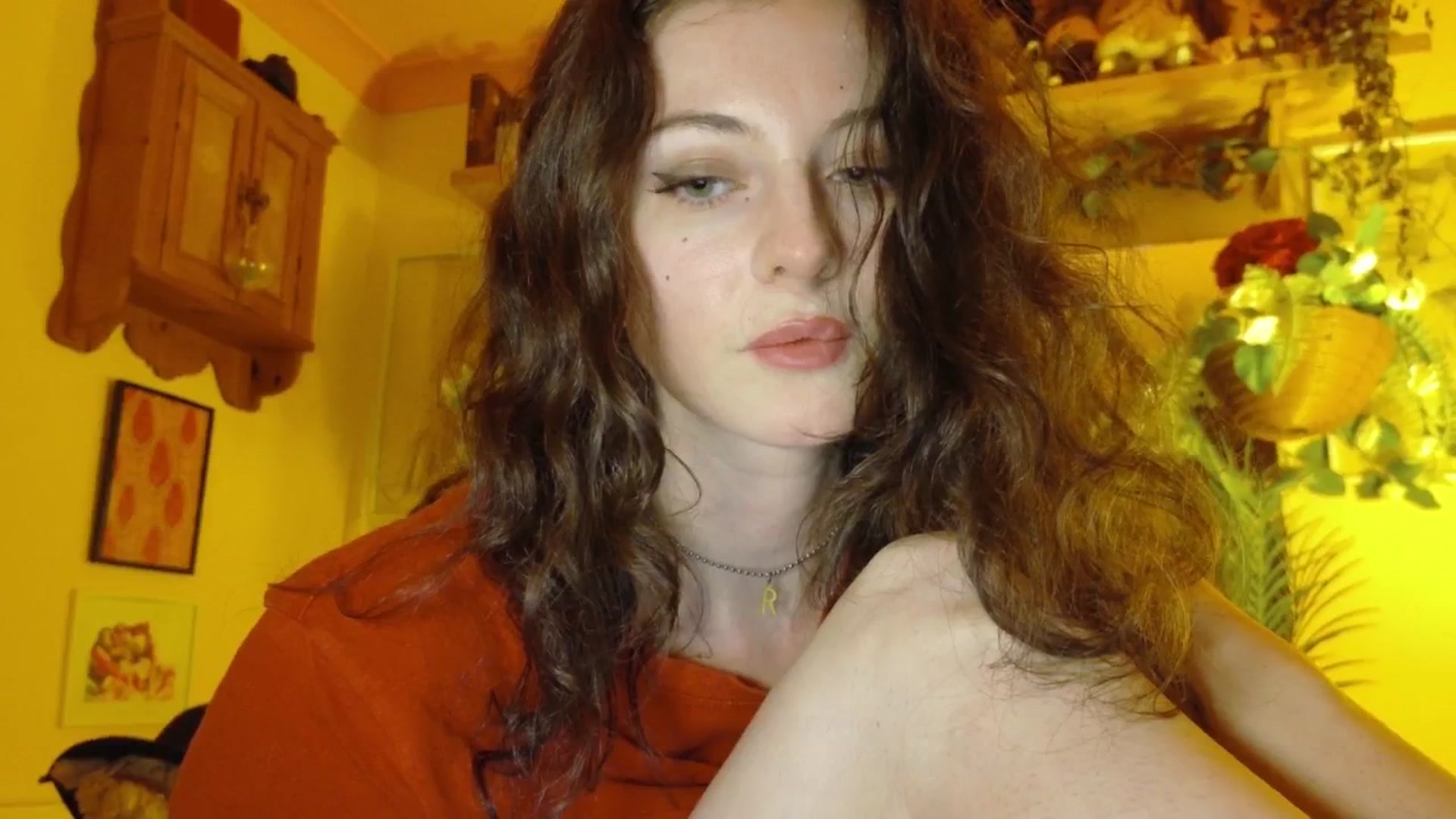 Gallery image thumbnail from porcelaincity's myfreecams stream on, 09/18/2025, 19:51 image 16 of 20