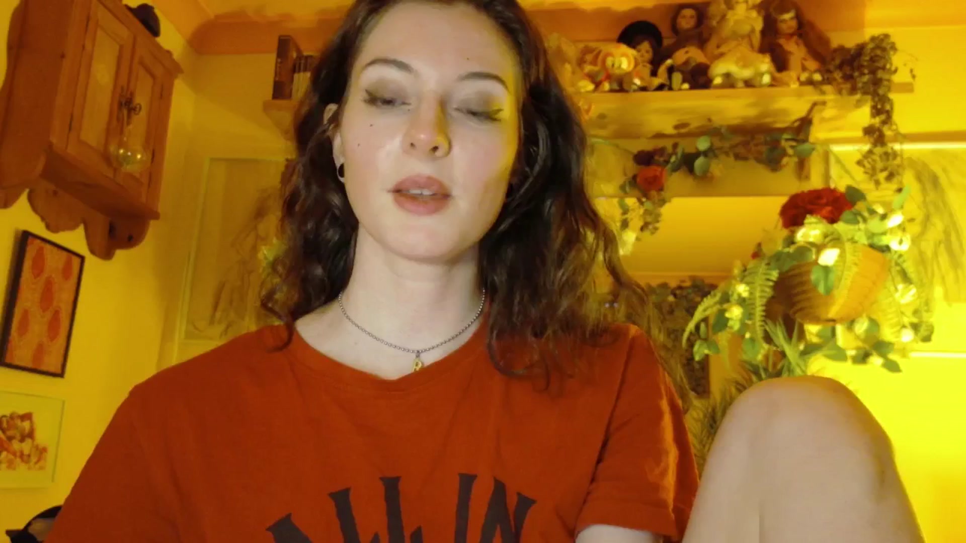 Gallery image thumbnail from porcelaincity's myfreecams stream on, 09/18/2025, 21:03 image 2 of 20