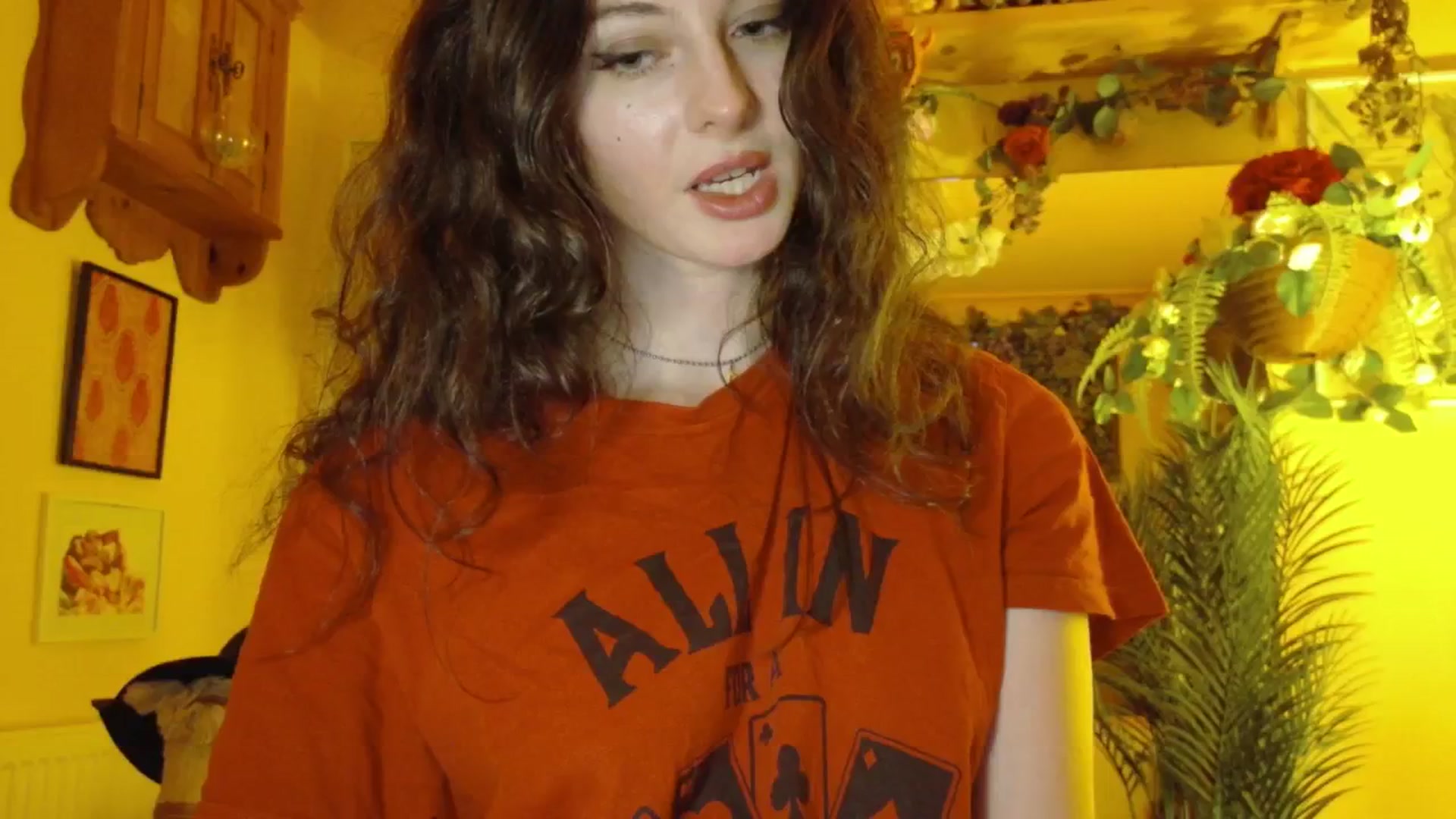 Gallery image thumbnail from porcelaincity's myfreecams stream on, 09/18/2025, 21:03 image 7 of 20