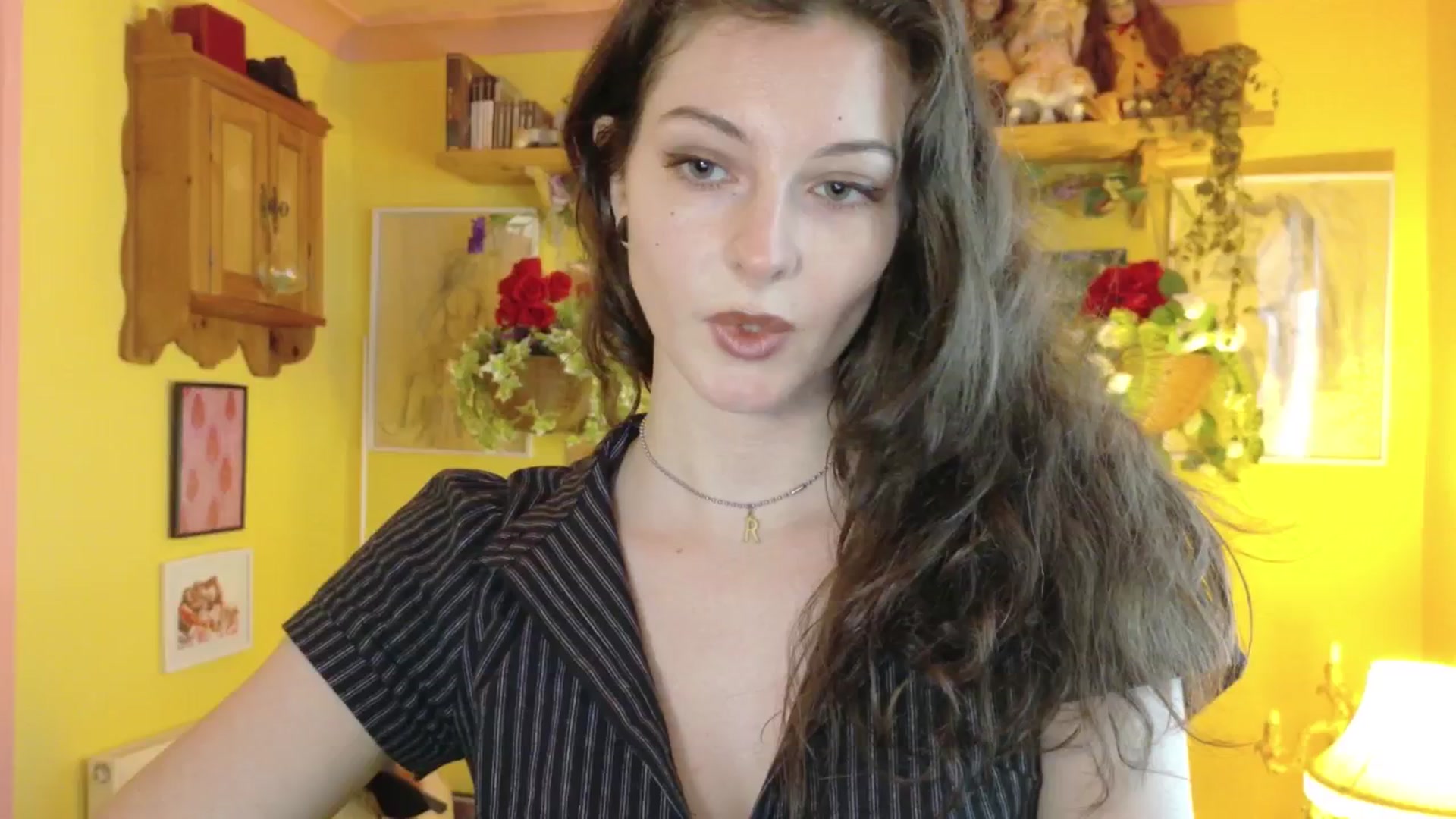 Gallery image thumbnail from porcelaincity's myfreecams stream on, 09/22/2025, 12:34 image 12 of 20