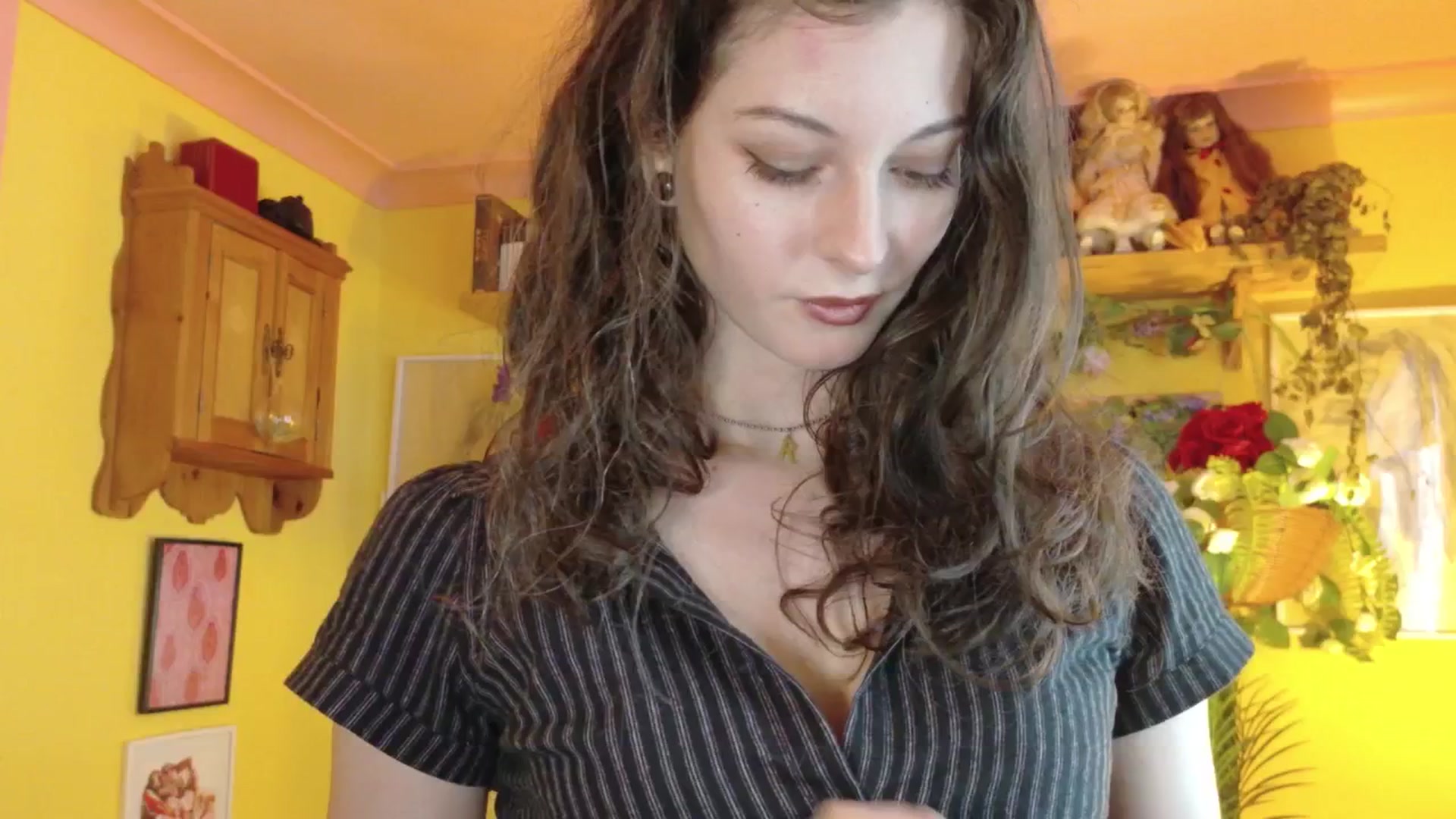 Gallery image thumbnail from porcelaincity's myfreecams stream on, 09/22/2025, 12:34 image 4 of 20