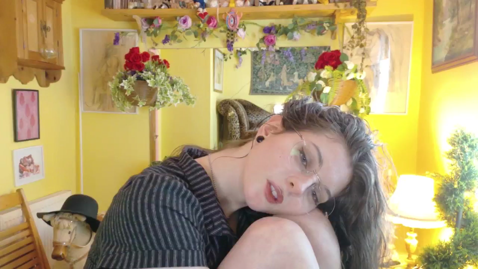 Gallery image thumbnail from porcelaincity's myfreecams stream on, 09/22/2025, 15:30 image 7 of 20