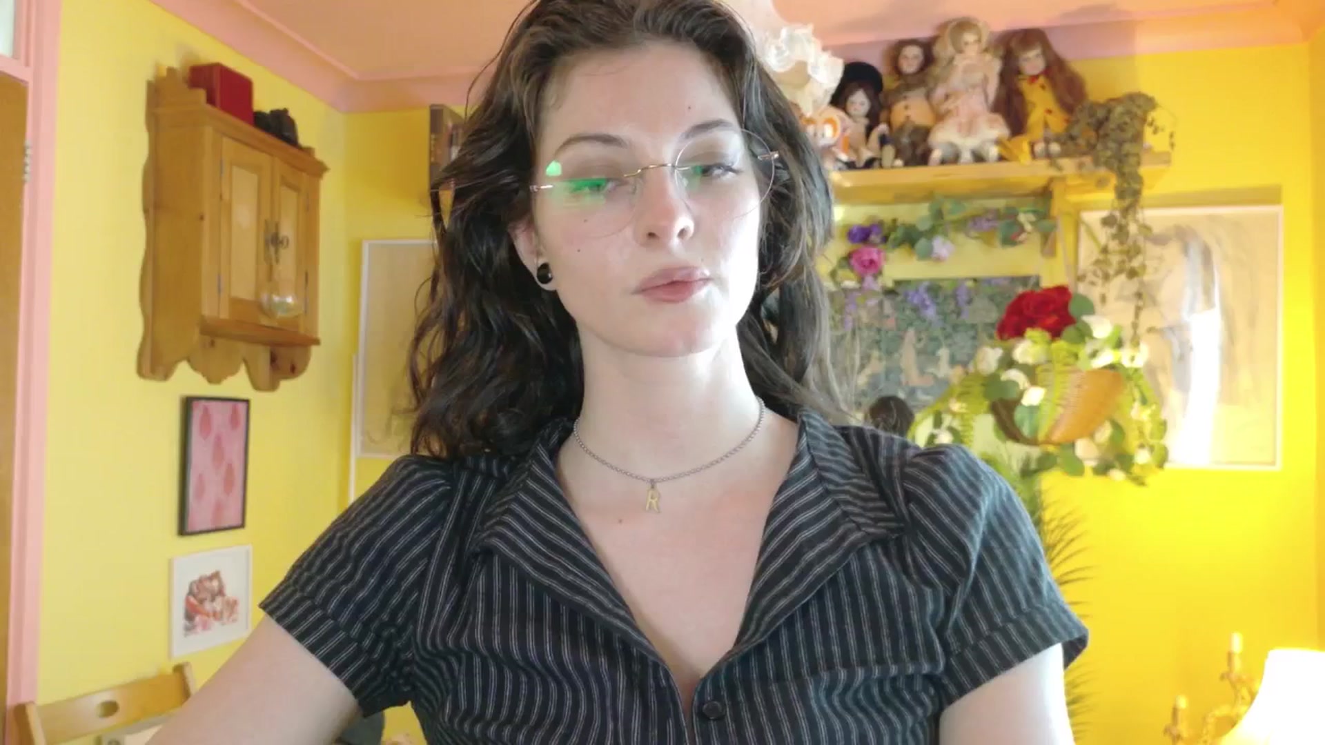 Gallery image thumbnail from porcelaincity's myfreecams stream on, 09/22/2025, 15:30 image 20 of 20
