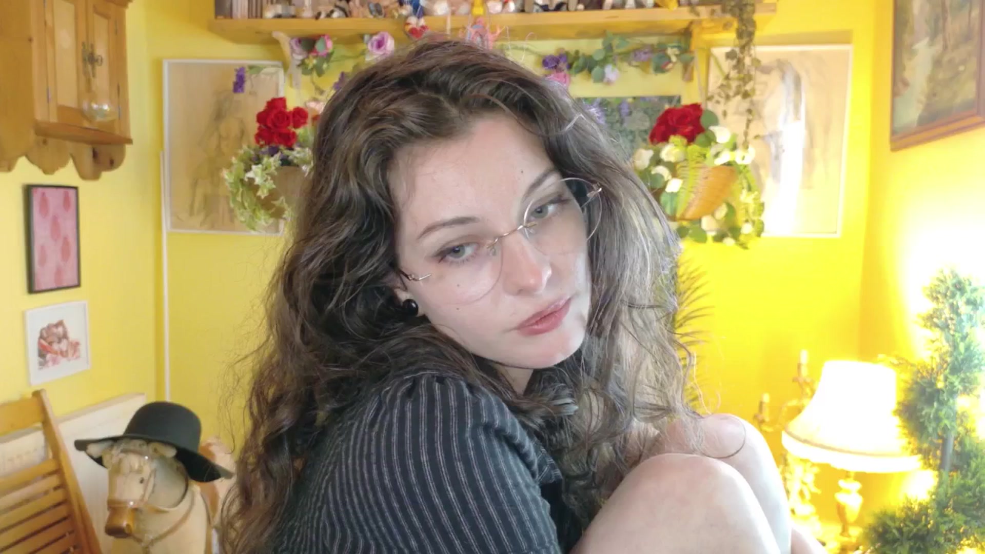 Gallery image thumbnail from porcelaincity's myfreecams stream on, 09/22/2025, 15:30 image 9 of 20