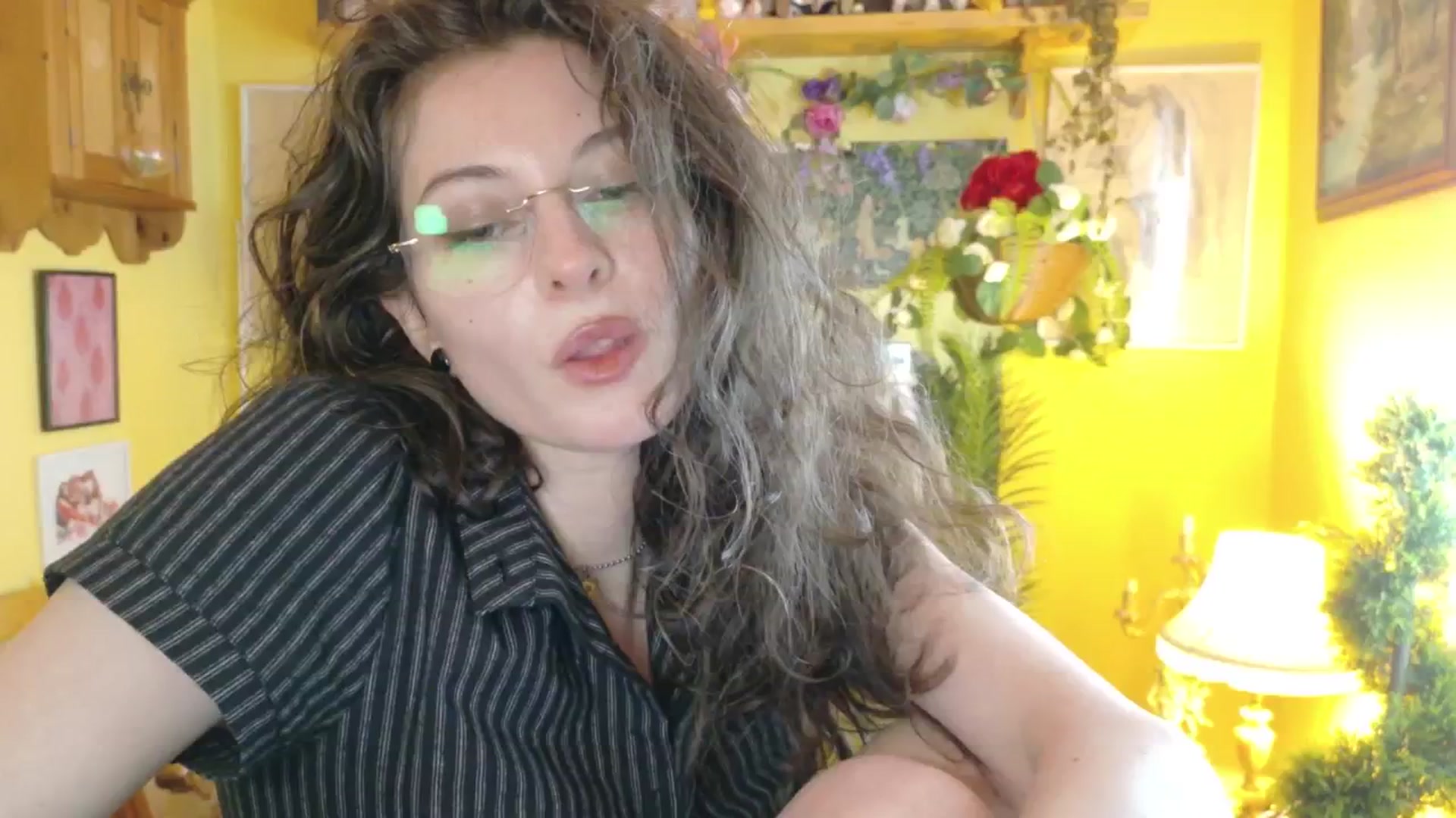 Gallery image thumbnail from porcelaincity's myfreecams stream on, 09/22/2025, 15:30 image 8 of 20