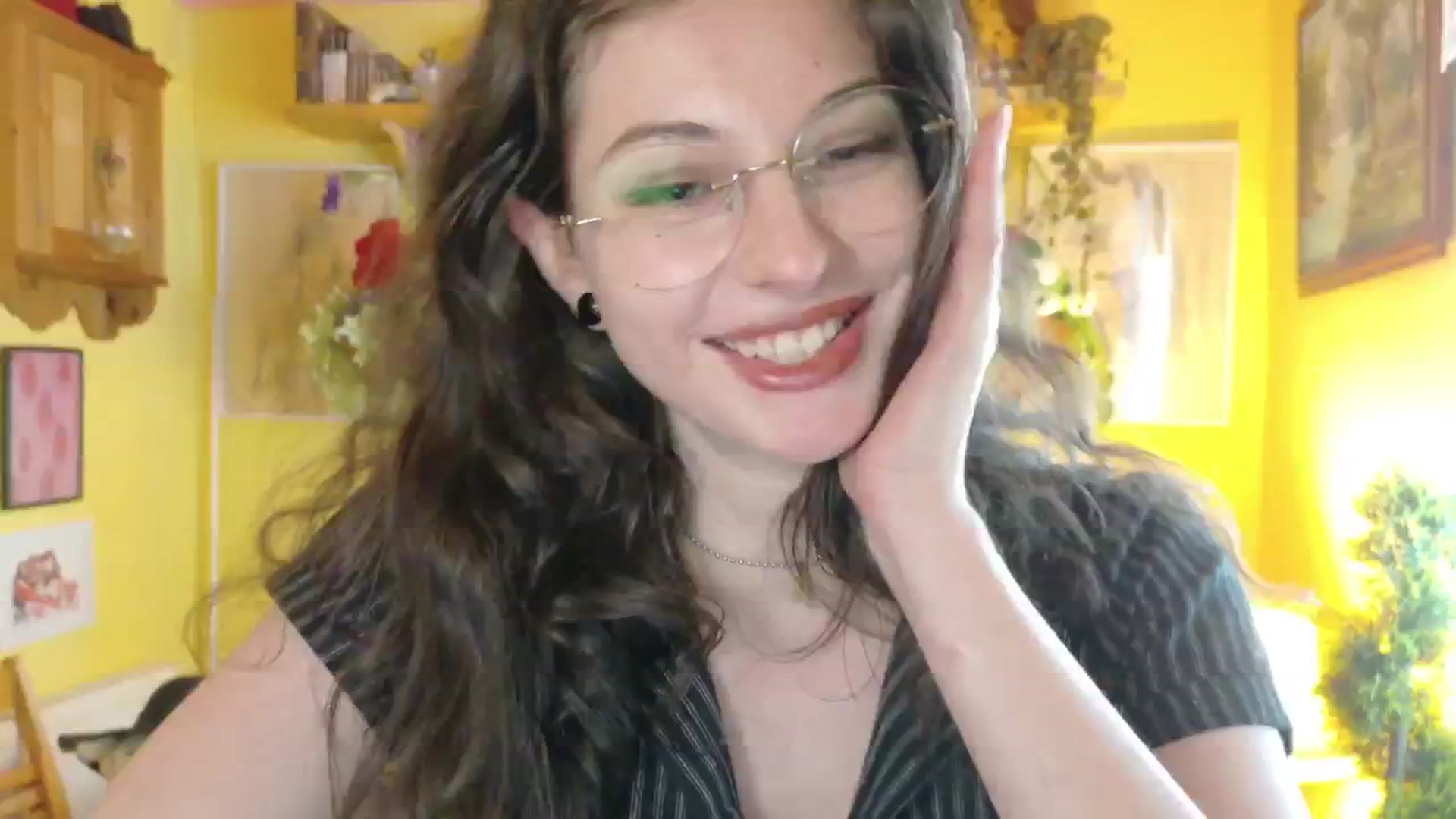 Gallery image thumbnail from porcelaincity's myfreecams stream on, 09/22/2025, 15:30 image 2 of 20