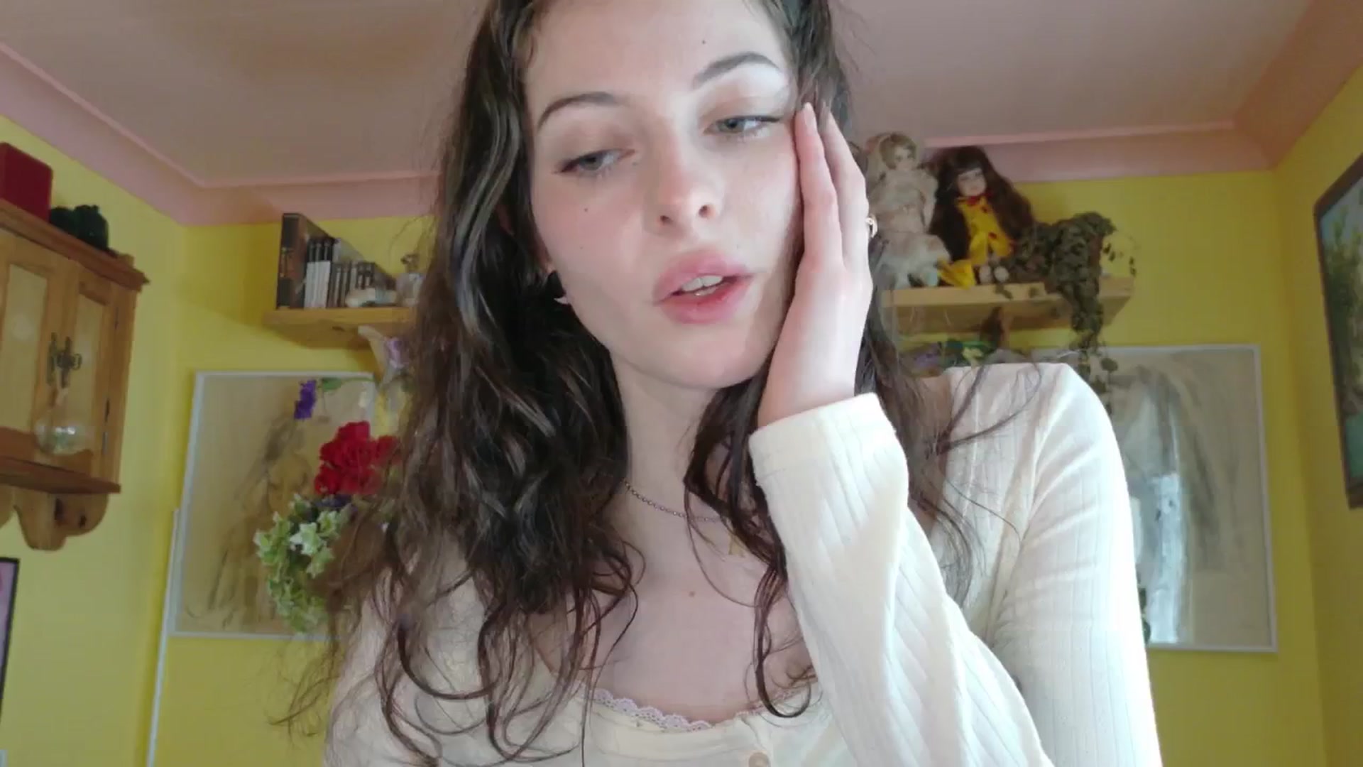 Gallery image thumbnail from porcelaincity's myfreecams stream on, 09/23/2025, 12:40 image 12 of 20