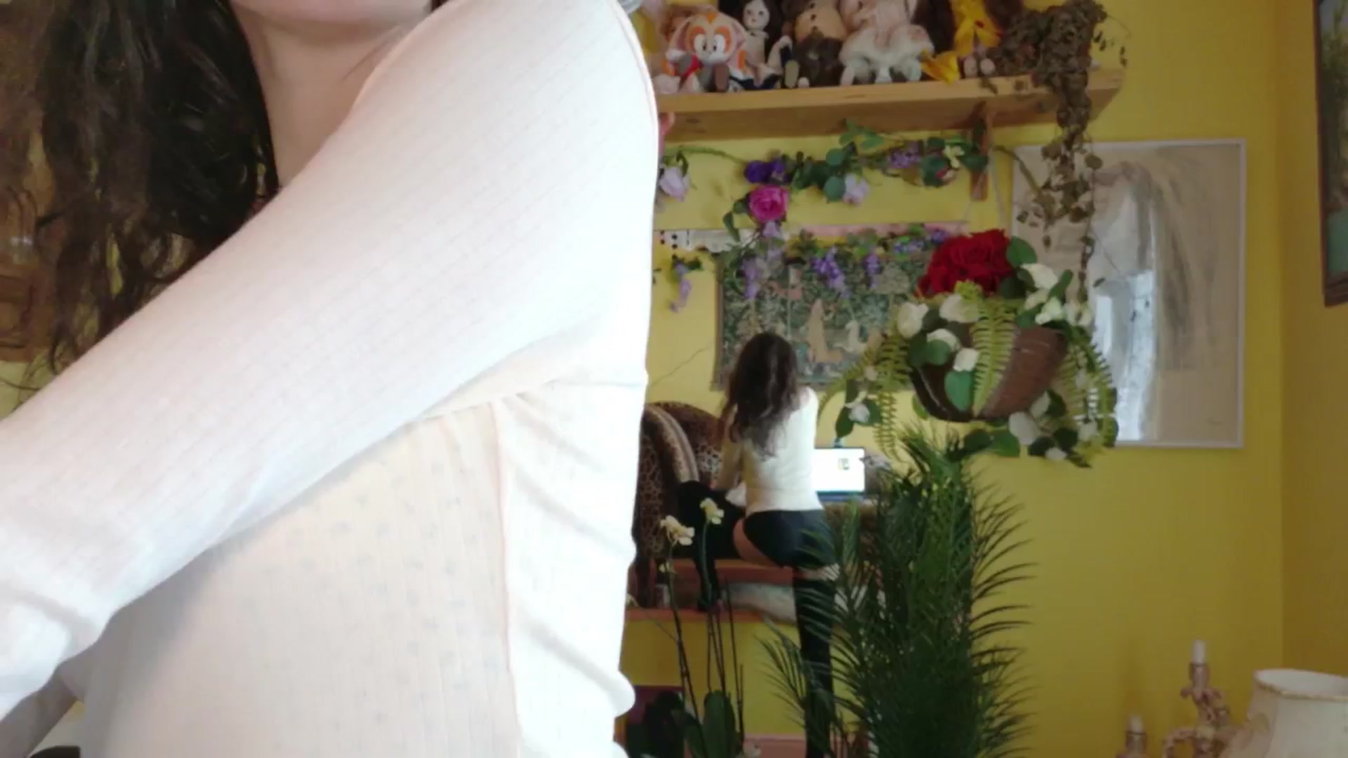 Gallery image thumbnail from porcelaincity's myfreecams stream on, 09/23/2025, 12:40 image 11 of 20