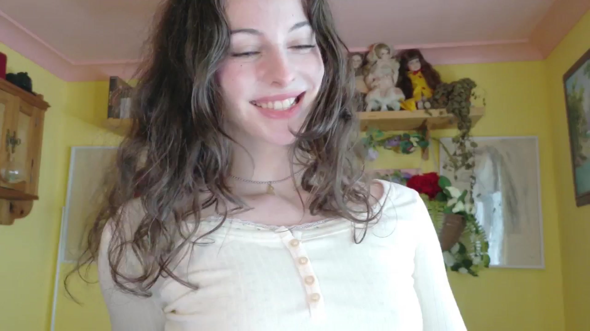 Gallery image thumbnail from porcelaincity's myfreecams stream on, 09/23/2025, 12:40 image 8 of 20