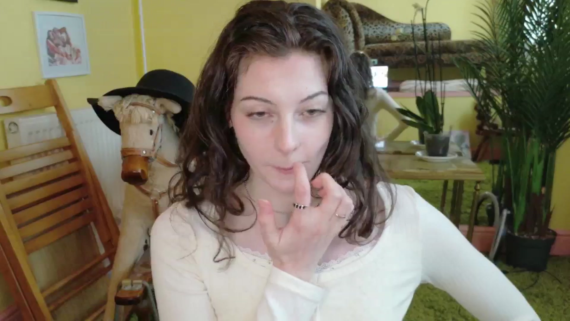 Gallery image thumbnail from porcelaincity's myfreecams stream on, 09/23/2025, 13:05 image 12 of 20