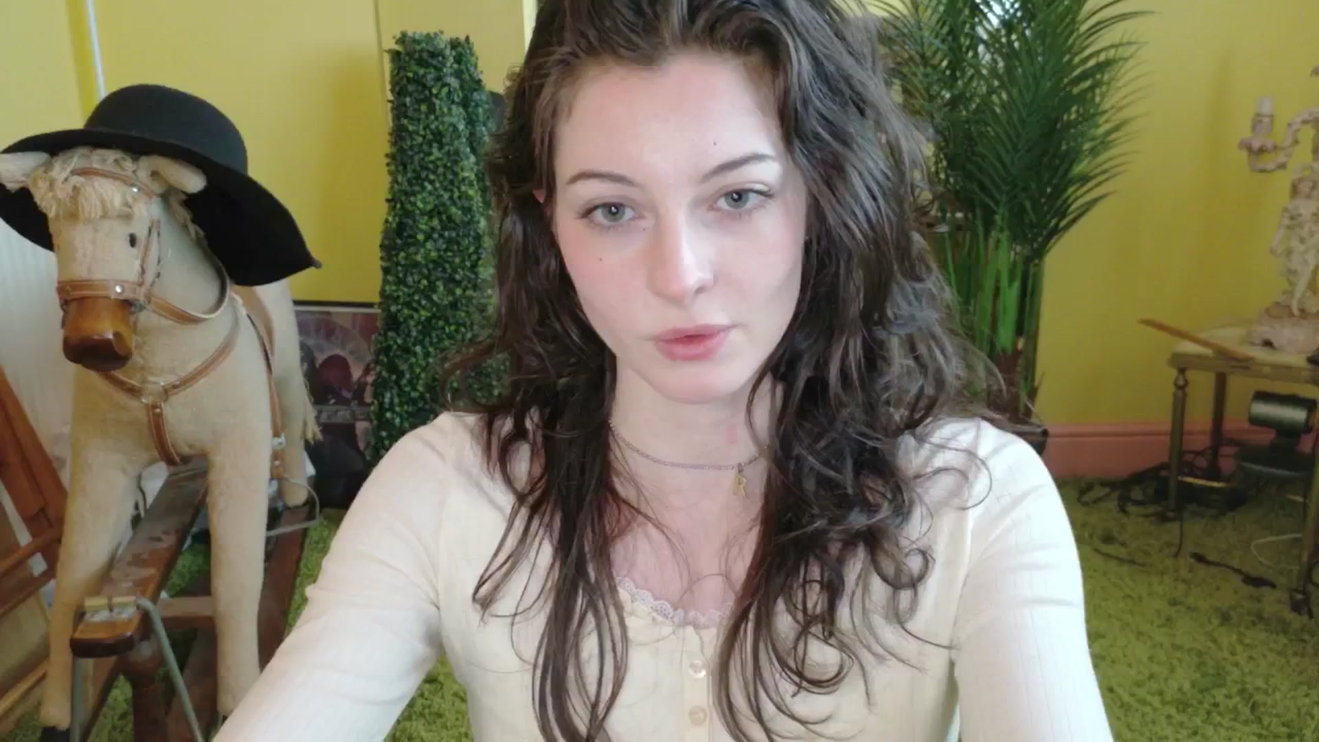Gallery image thumbnail from porcelaincity's myfreecams stream on, 09/23/2025, 13:05 image 16 of 20