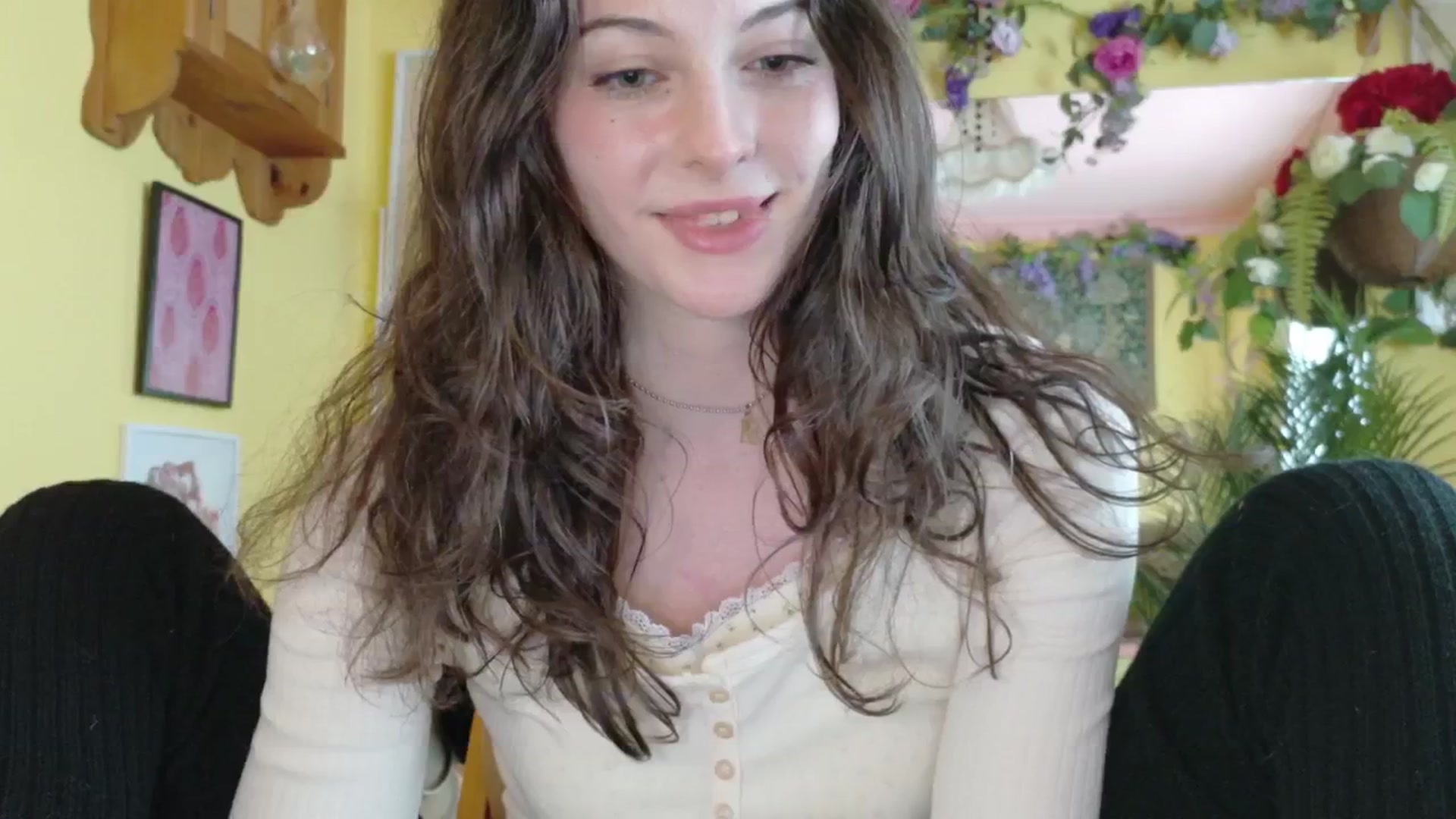 Gallery image thumbnail from porcelaincity's myfreecams stream on, 09/23/2025, 13:05 image 20 of 20