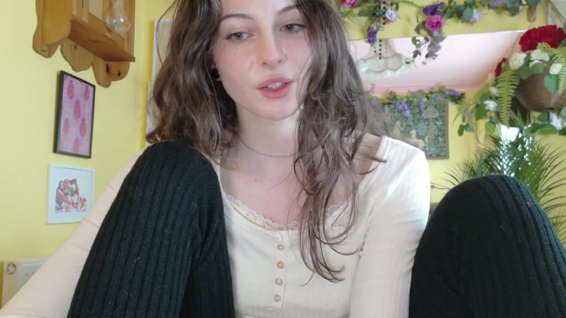Gallery image thumbnail from porcelaincity's myfreecams stream on, 09/23/2025, 13:05 image 18 of 20