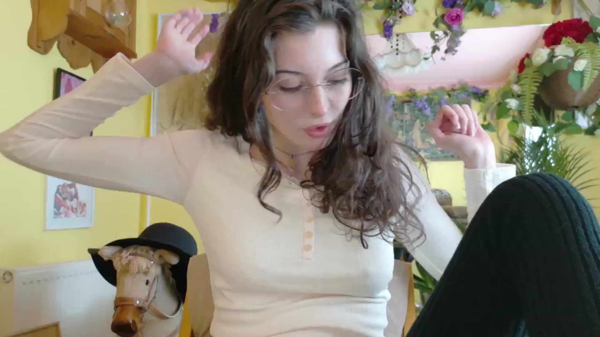 Gallery image thumbnail from porcelaincity's myfreecams stream on, 09/23/2025, 14:30 image 6 of 20