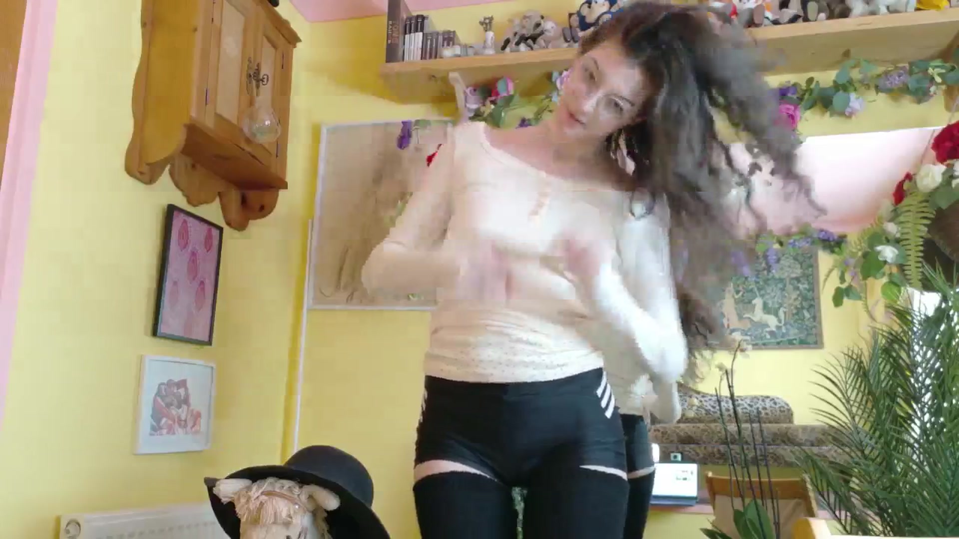 Gallery image thumbnail from porcelaincity's myfreecams stream on, 09/23/2025, 14:30 image 16 of 20