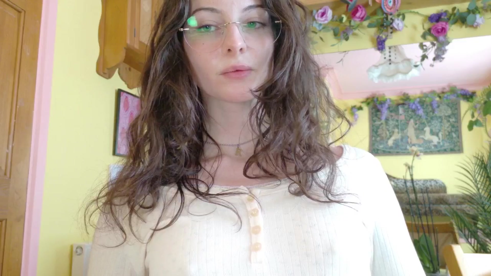 Gallery image thumbnail from porcelaincity's myfreecams stream on, 09/23/2025, 14:30 image 18 of 20