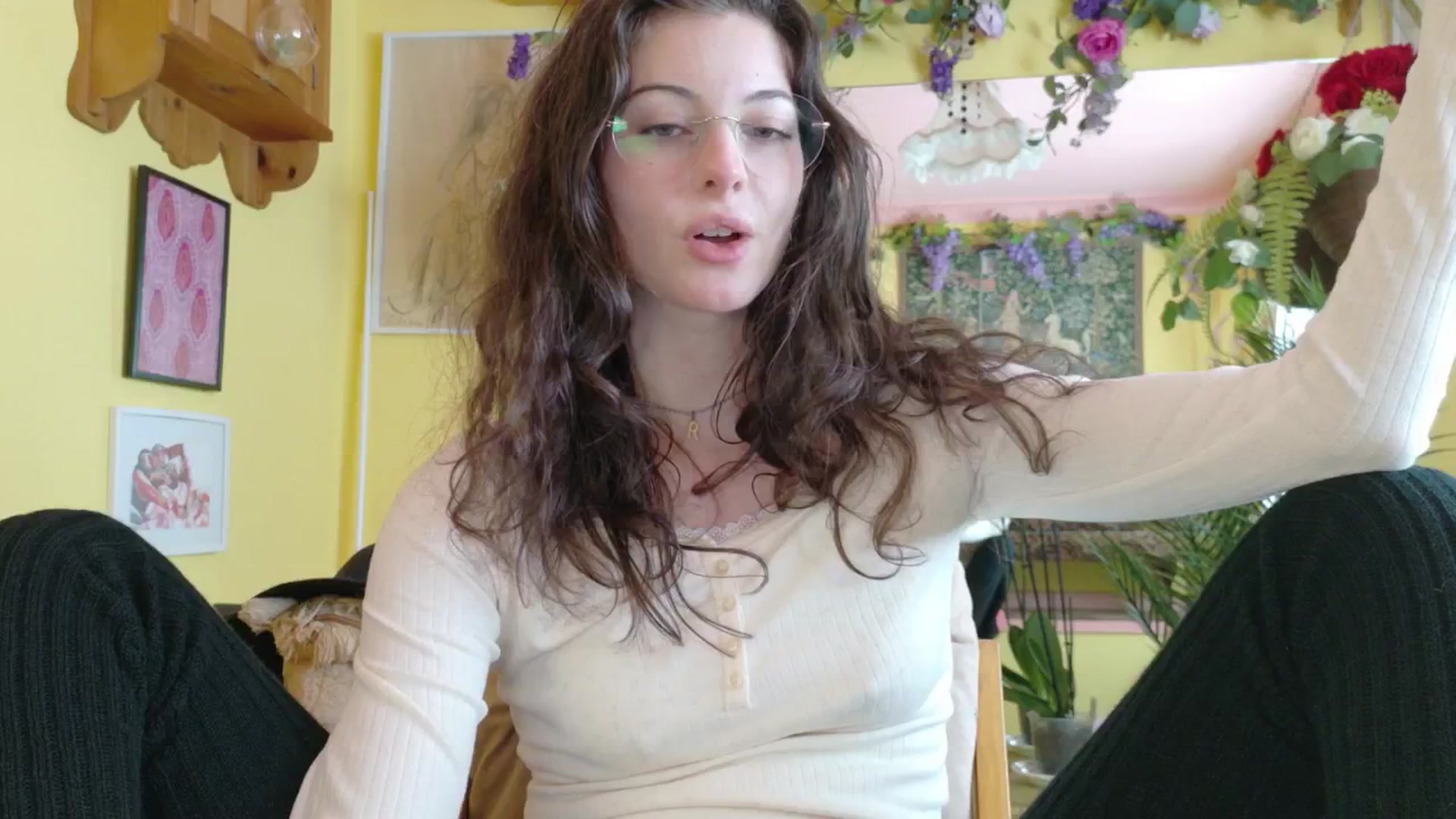 Gallery image thumbnail from porcelaincity's myfreecams stream on, 09/23/2025, 14:30 image 5 of 20