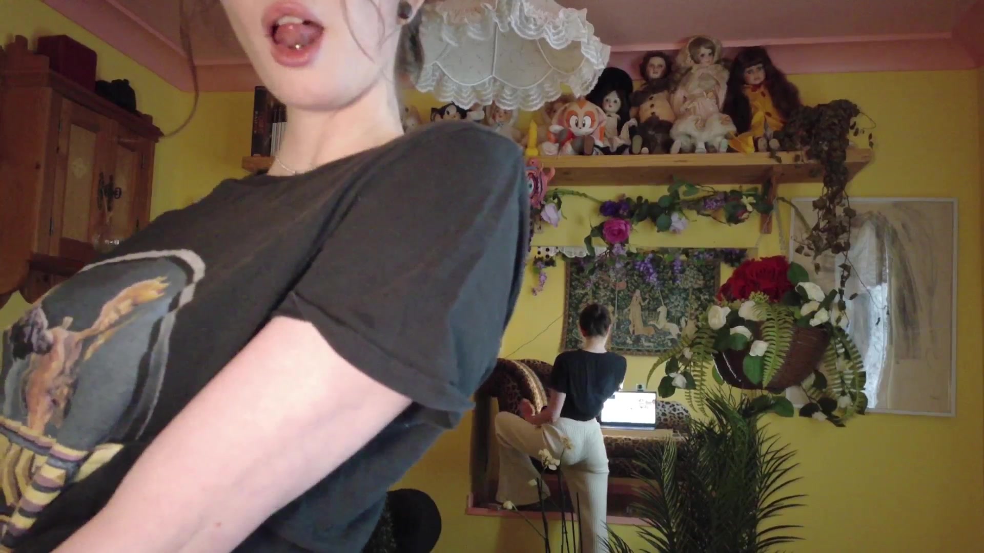 Gallery image thumbnail from porcelaincity's myfreecams stream on, 09/24/2025, 15:33 image 10 of 20