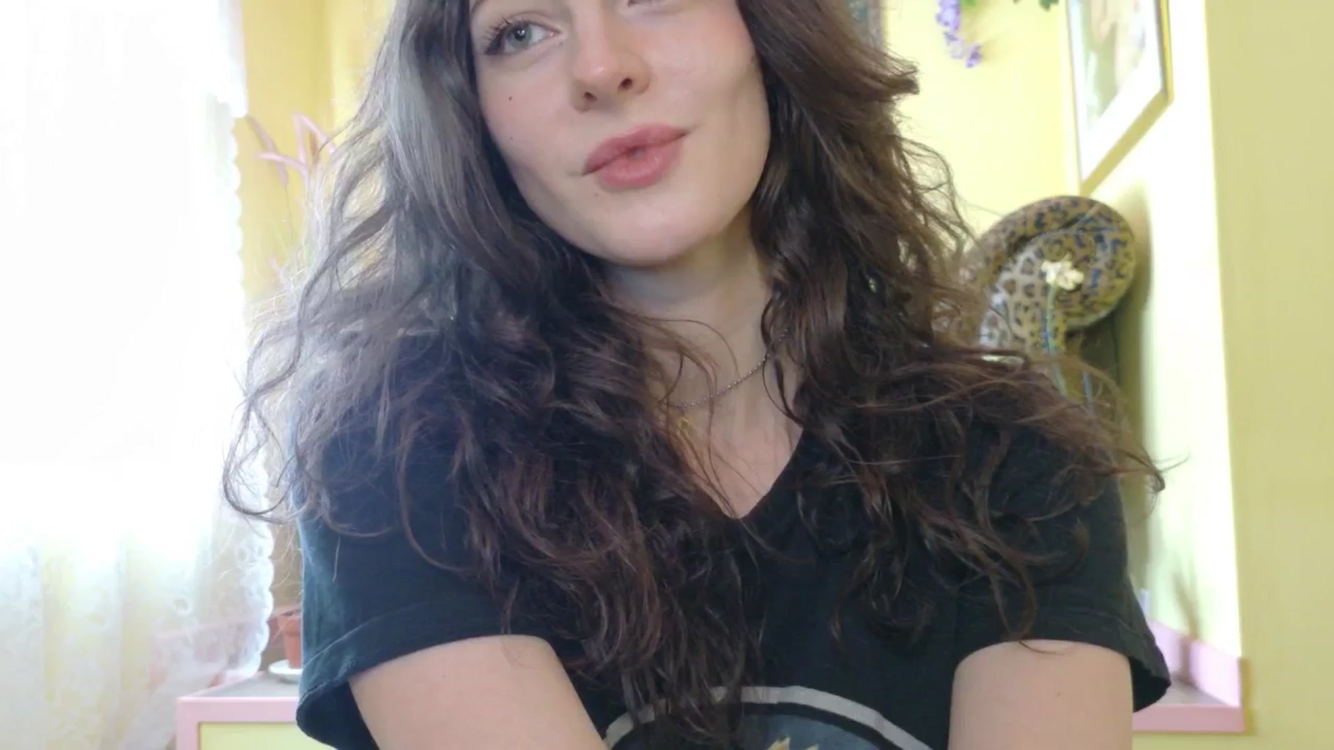 Gallery image thumbnail from porcelaincity's myfreecams stream on, 09/25/2025, 12:28 image 8 of 20