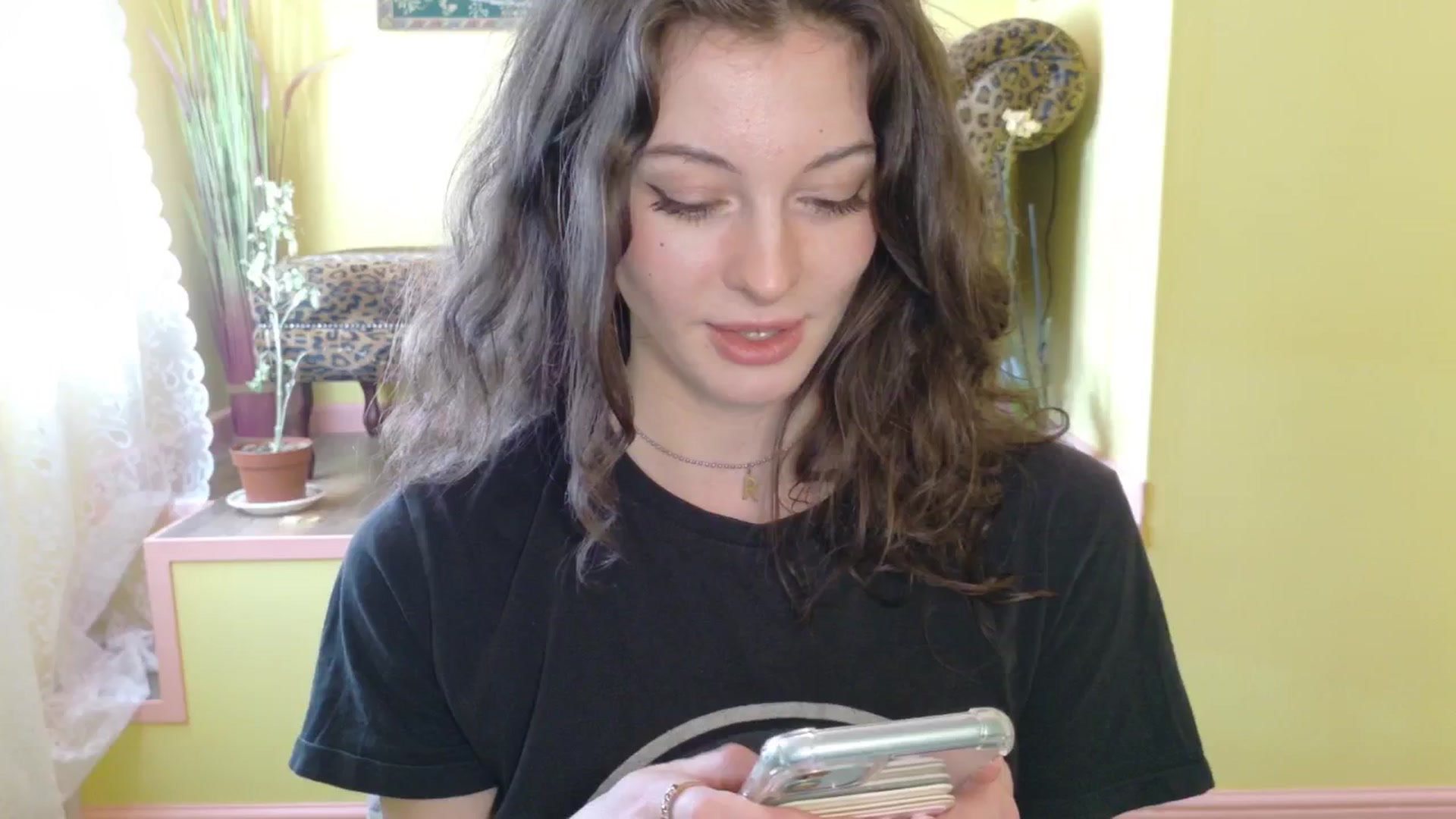 Gallery image thumbnail from porcelaincity's myfreecams stream on, 09/25/2025, 12:28 image 16 of 20