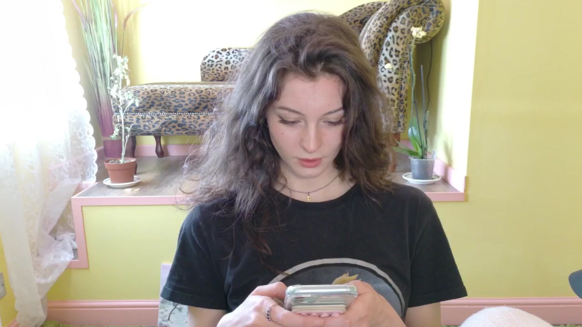 Gallery image thumbnail from porcelaincity's myfreecams stream on, 09/25/2025, 12:28 image 6 of 20