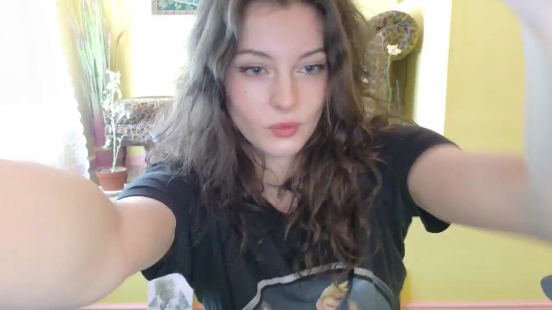 Gallery image thumbnail from porcelaincity's myfreecams stream on, 09/25/2025, 12:28 image 5 of 20