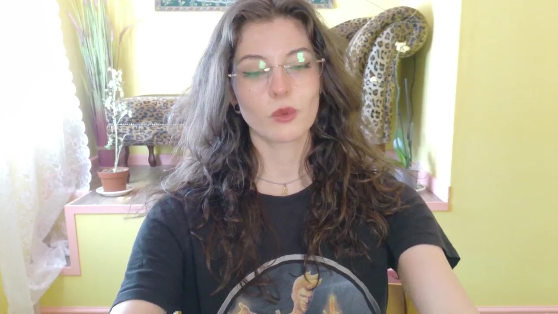 Gallery image thumbnail from porcelaincity's myfreecams stream on, 09/25/2025, 14:45 image 9 of 20
