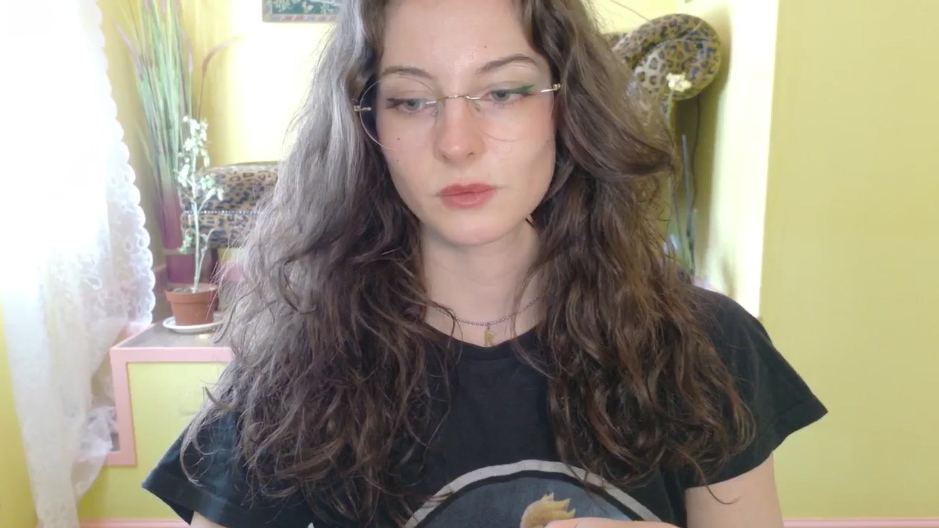Gallery image thumbnail from porcelaincity's myfreecams stream on, 09/25/2025, 14:45 image 15 of 20