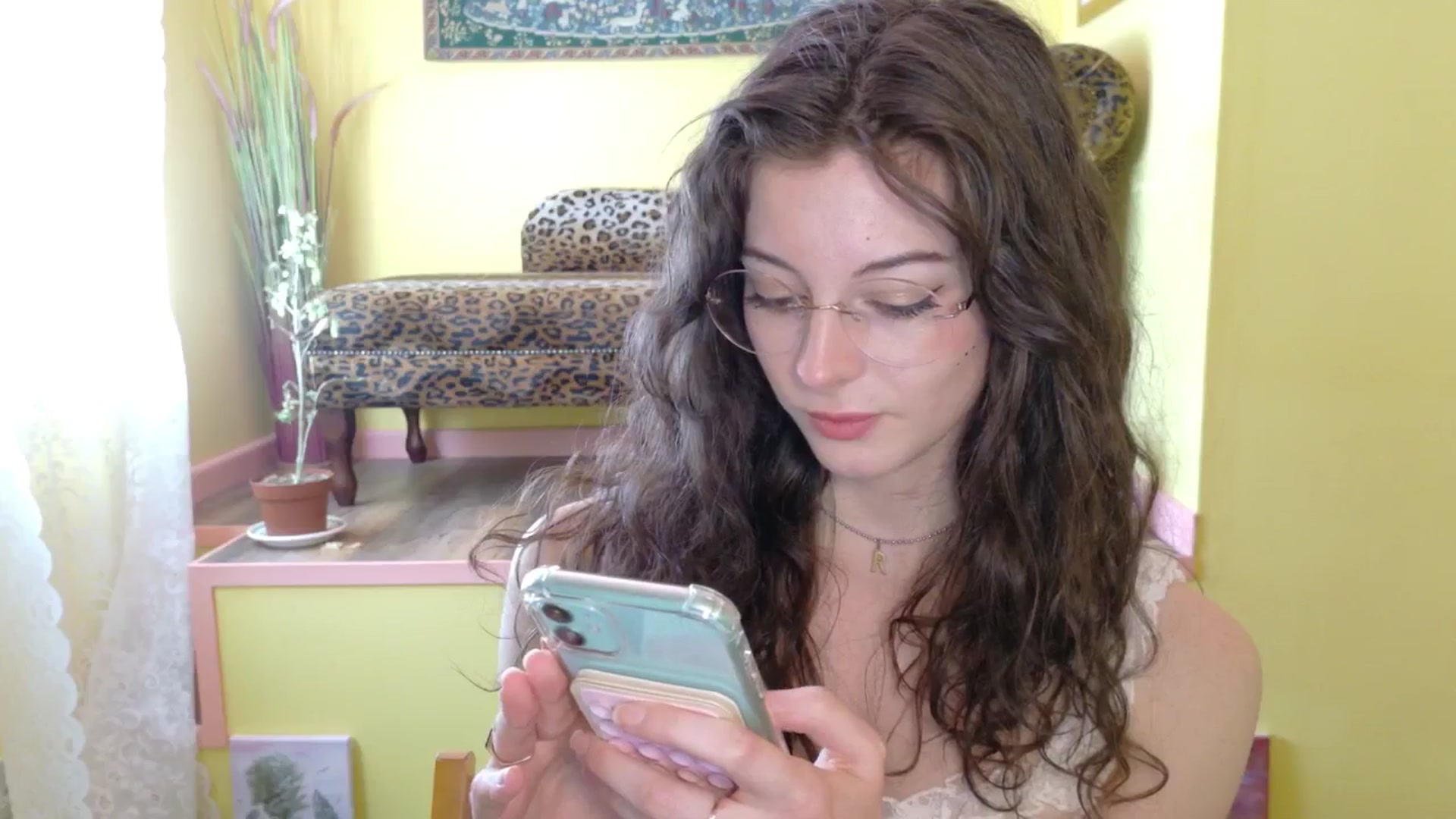 Gallery image thumbnail from porcelaincity's myfreecams stream on, 09/26/2025, 12:42 image 5 of 20