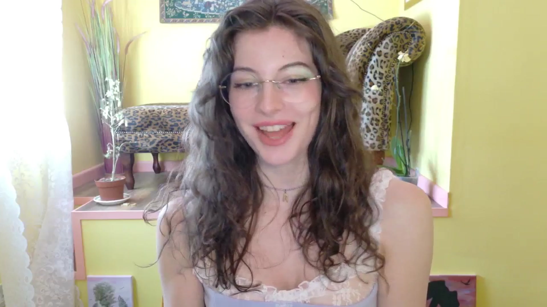 Gallery image thumbnail from porcelaincity's myfreecams stream on, 09/26/2025, 12:42 image 4 of 20