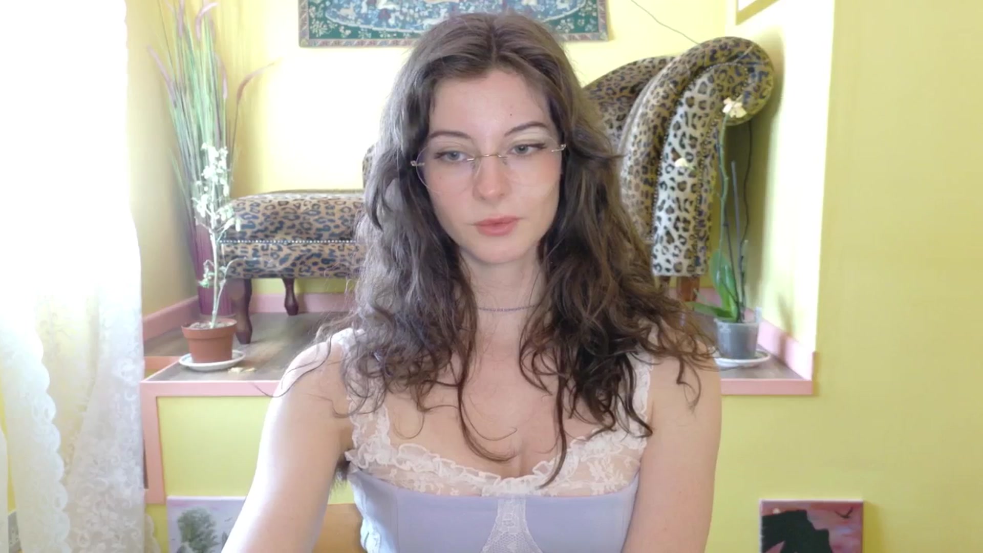 Gallery image thumbnail from porcelaincity's myfreecams stream on, 09/26/2025, 12:42 image 19 of 20