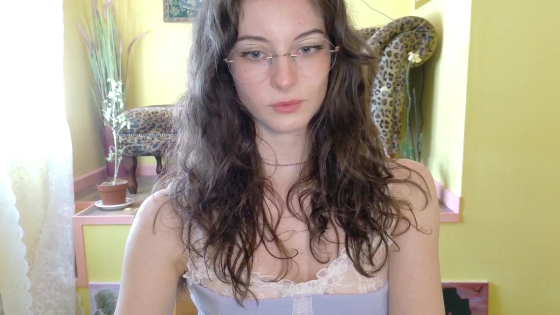 Gallery image thumbnail from porcelaincity's myfreecams stream on, 09/26/2025, 12:42 image 15 of 20