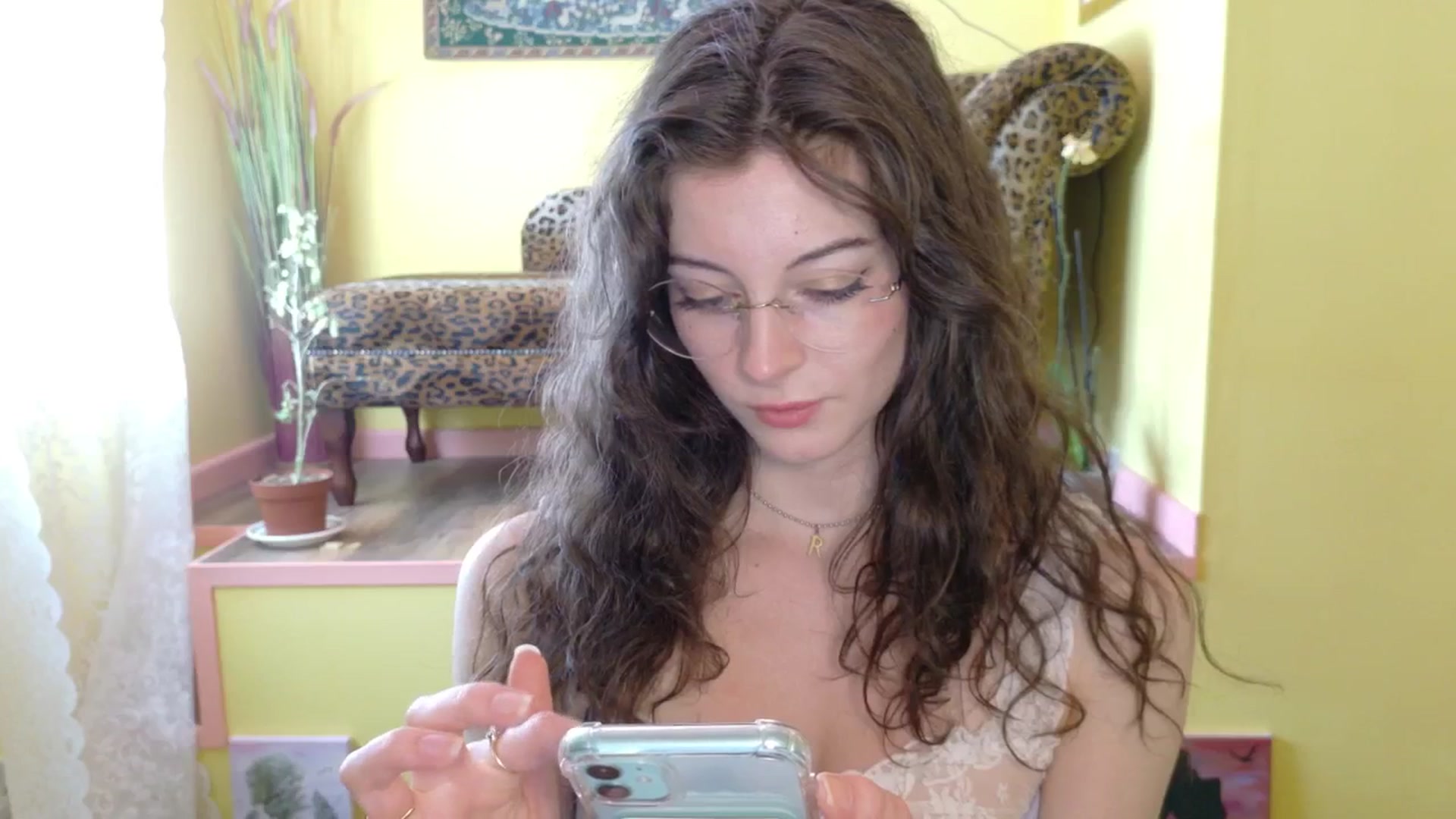 Gallery image thumbnail from porcelaincity's myfreecams stream on, 09/26/2025, 12:42 image 6 of 20