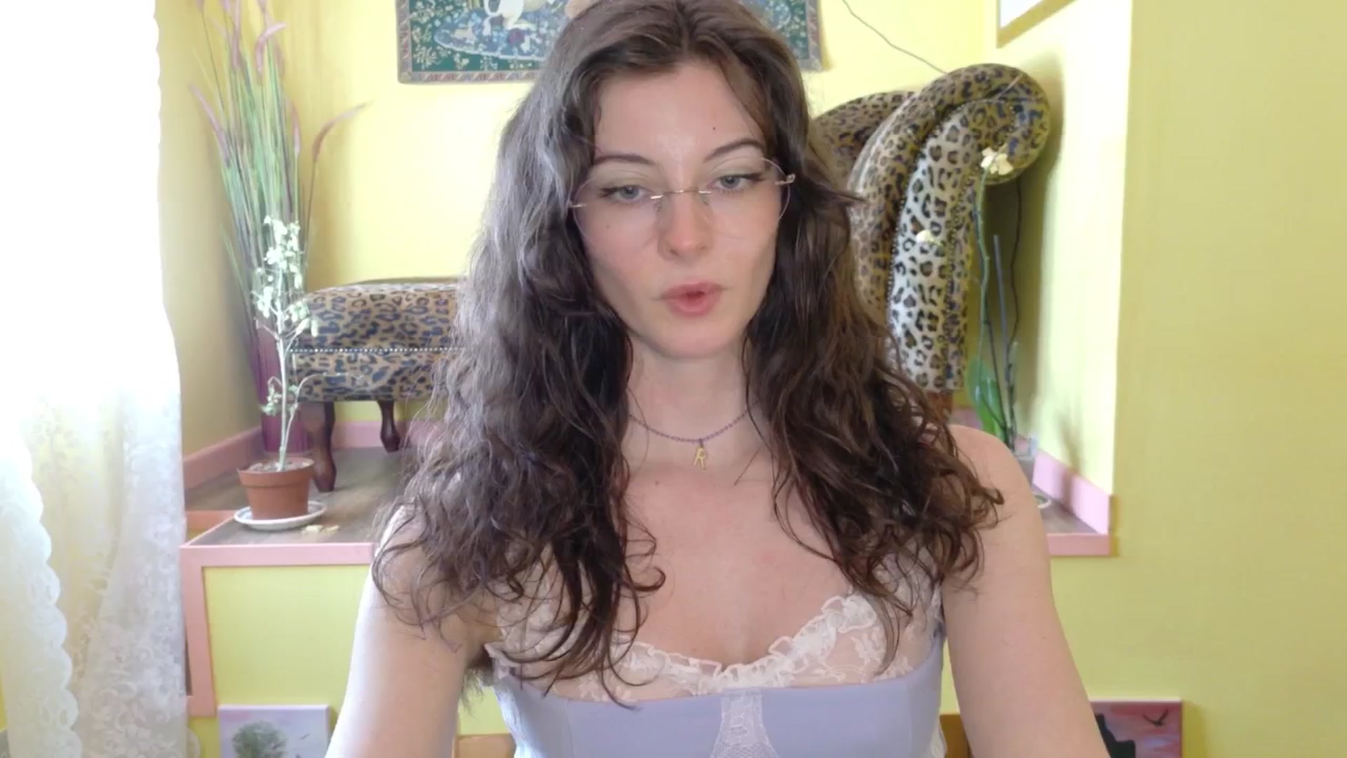Gallery image thumbnail from porcelaincity's myfreecams stream on, 09/26/2025, 14:05 image 16 of 20