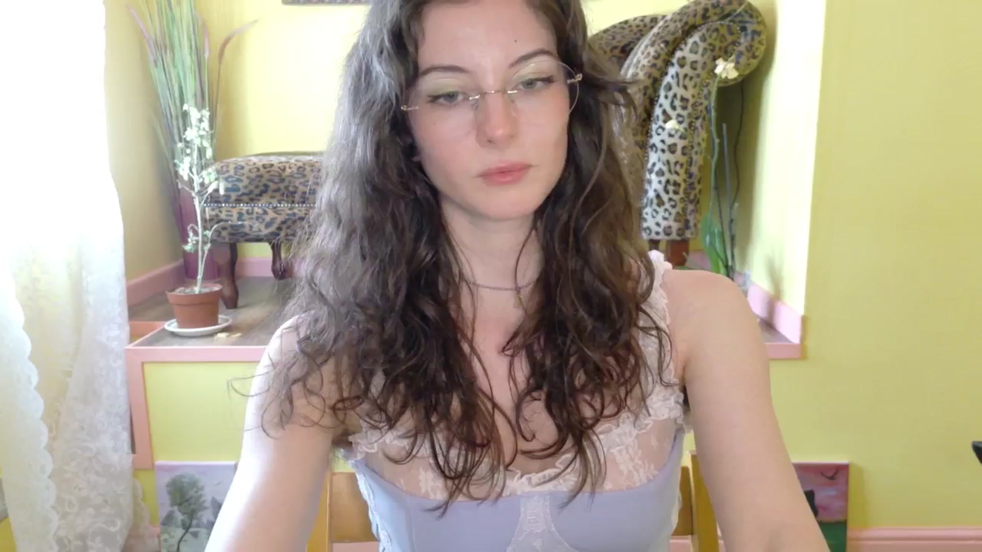 Gallery image thumbnail from porcelaincity's myfreecams stream on, 09/26/2025, 14:05 image 14 of 20
