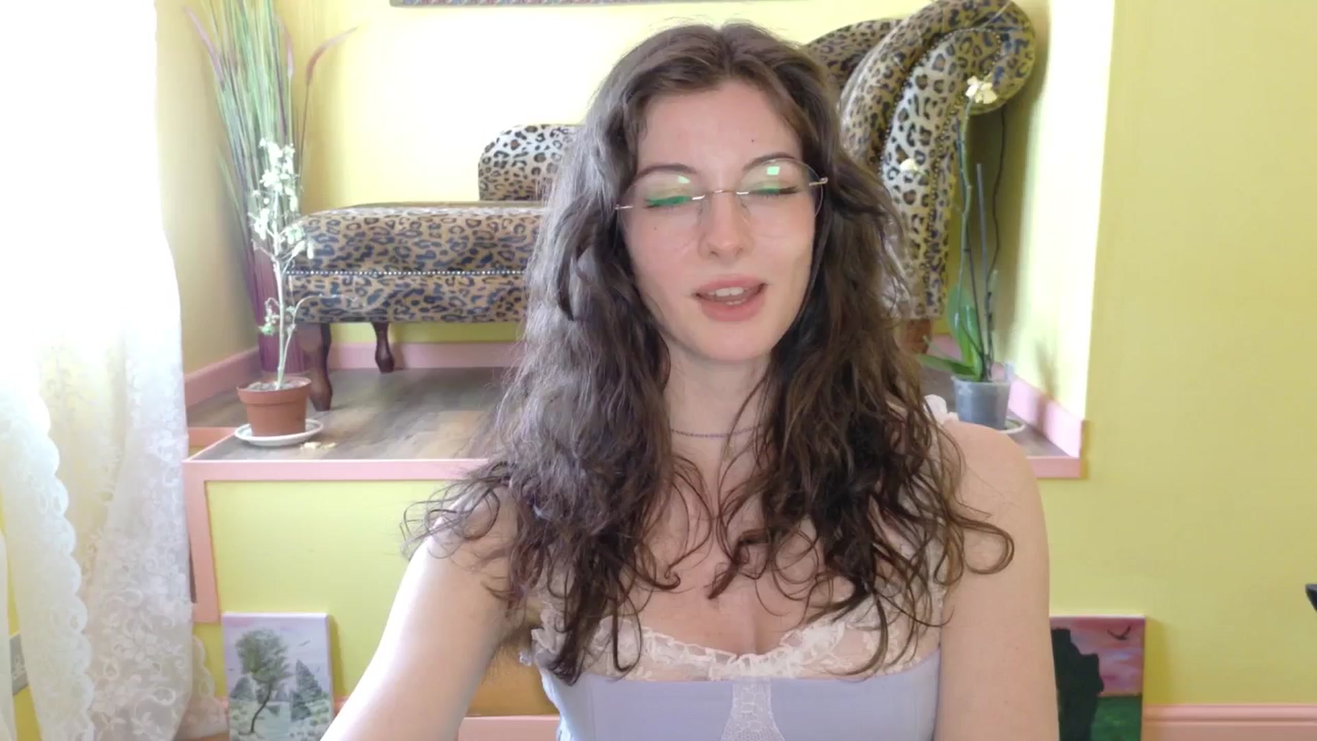 Gallery image thumbnail from porcelaincity's myfreecams stream on, 09/26/2025, 14:05 image 9 of 20
