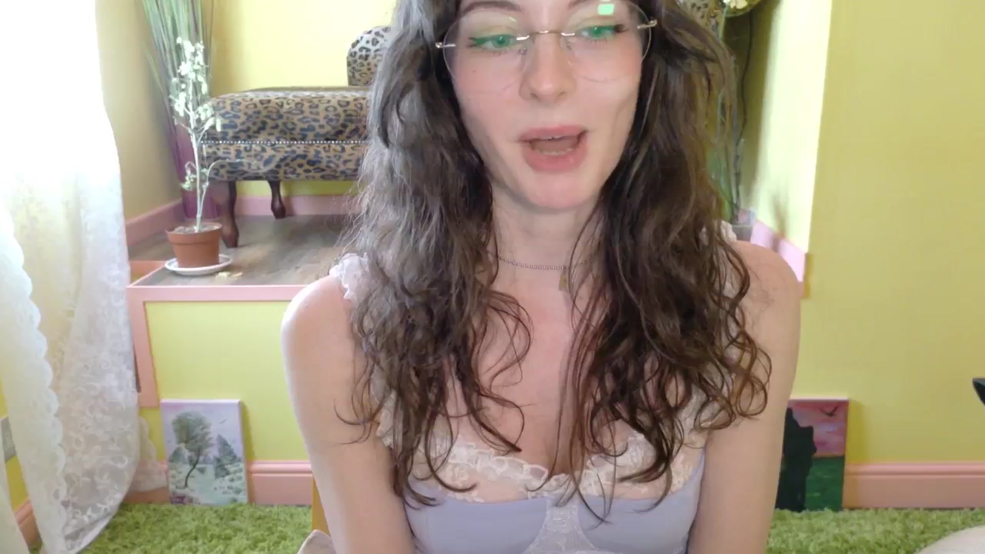 Gallery image thumbnail from porcelaincity's myfreecams stream on, 09/26/2025, 14:05 image 11 of 20