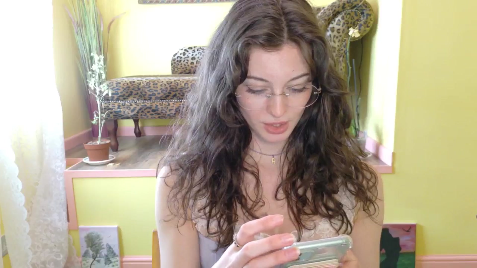 Gallery image thumbnail from porcelaincity's myfreecams stream on, 09/26/2025, 14:05 image 17 of 20