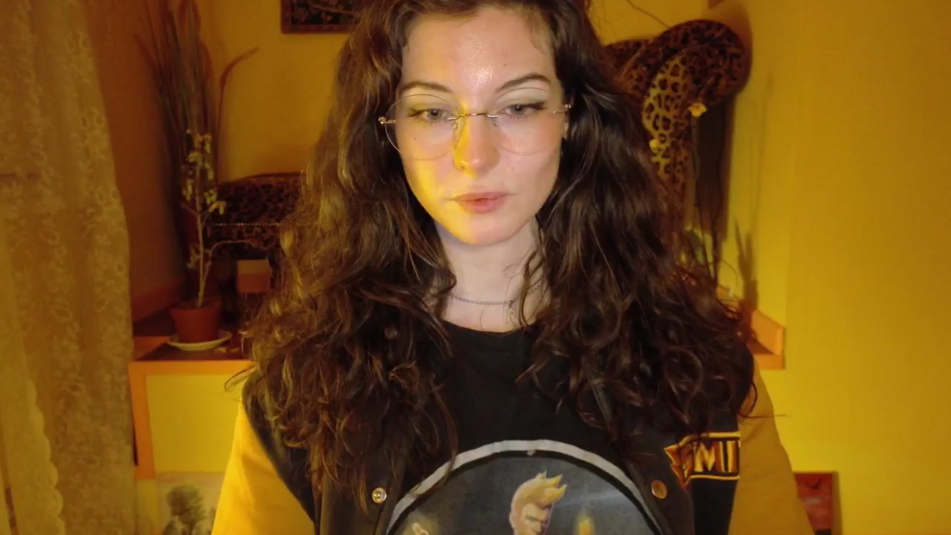 Gallery image thumbnail from porcelaincity's myfreecams stream on, 09/26/2025, 23:28 image 3 of 20