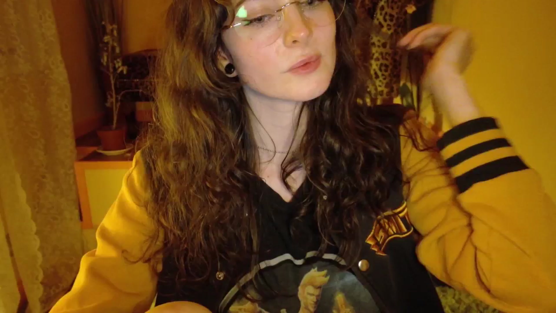 Gallery image thumbnail from porcelaincity's myfreecams stream on, 09/26/2025, 23:28 image 2 of 20