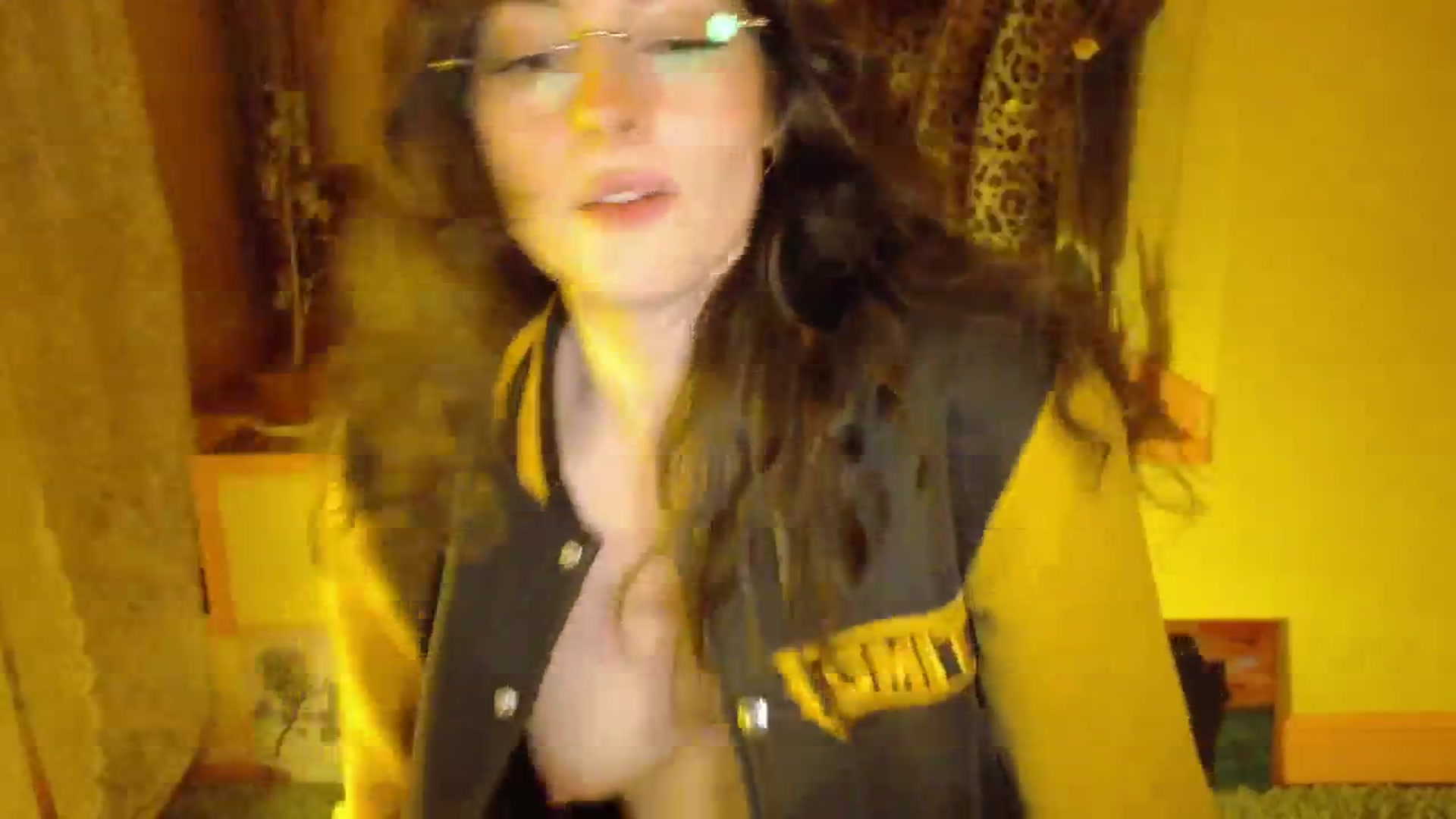 Gallery image thumbnail from porcelaincity's myfreecams stream on, 09/26/2025, 23:28 image 12 of 20