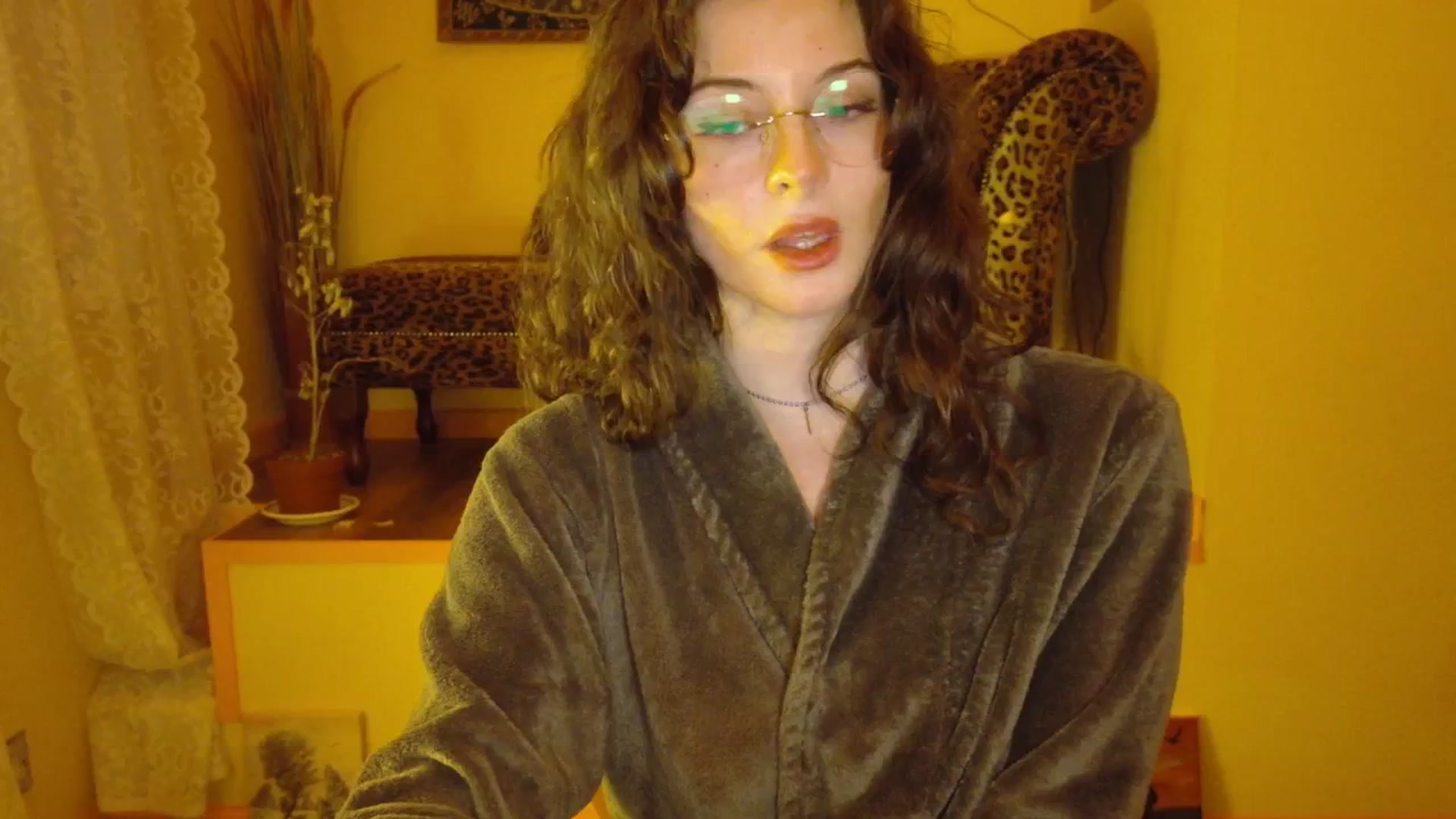 Gallery image thumbnail from porcelaincity's myfreecams stream on, 09/30/2025, 20:51 image 17 of 20