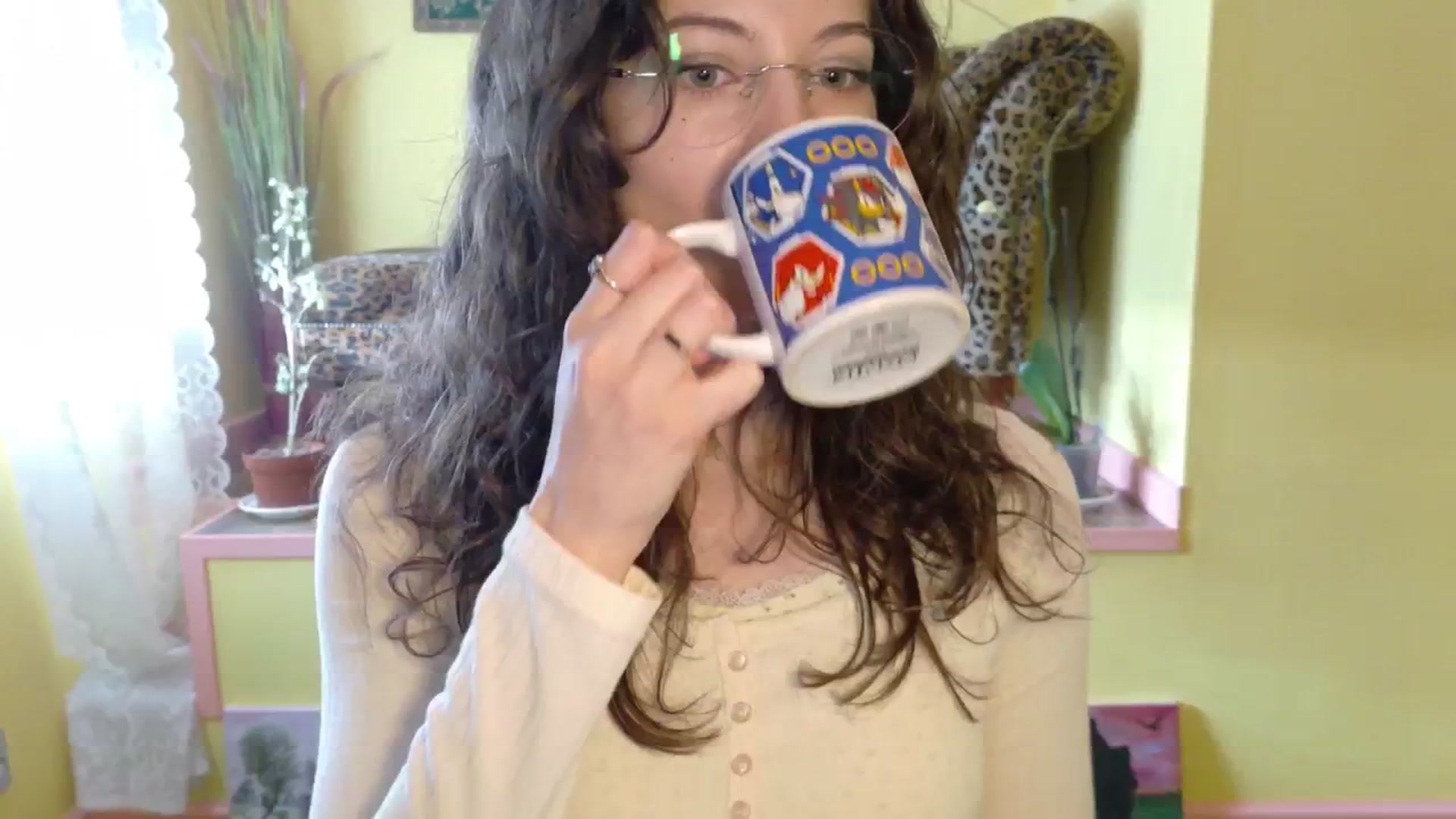 Gallery image thumbnail from porcelaincity's myfreecams stream on, 10/01/2025, 12:40 image 2 of 20
