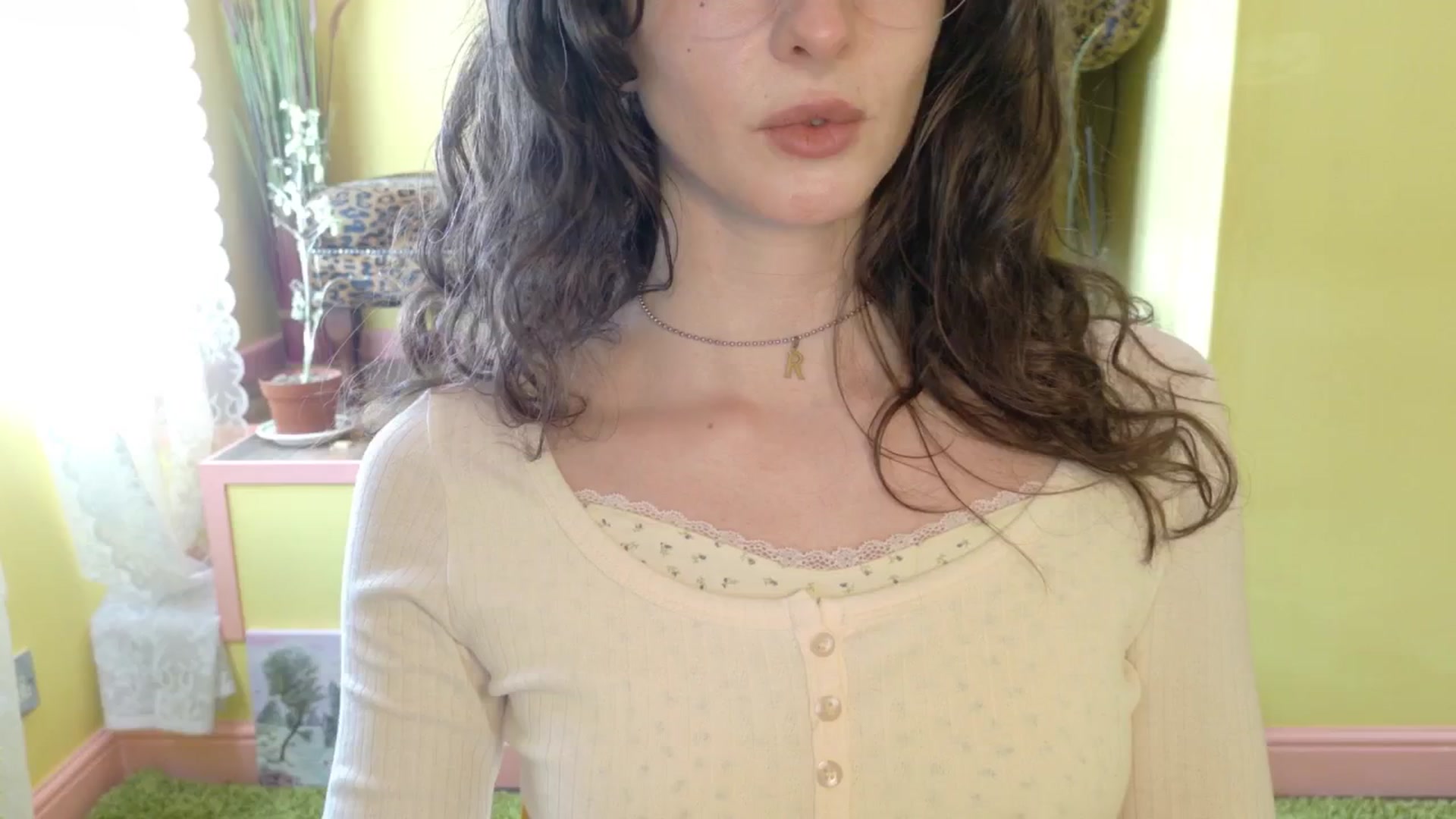 Gallery image thumbnail from porcelaincity's myfreecams stream on, 10/01/2025, 12:40 image 18 of 20