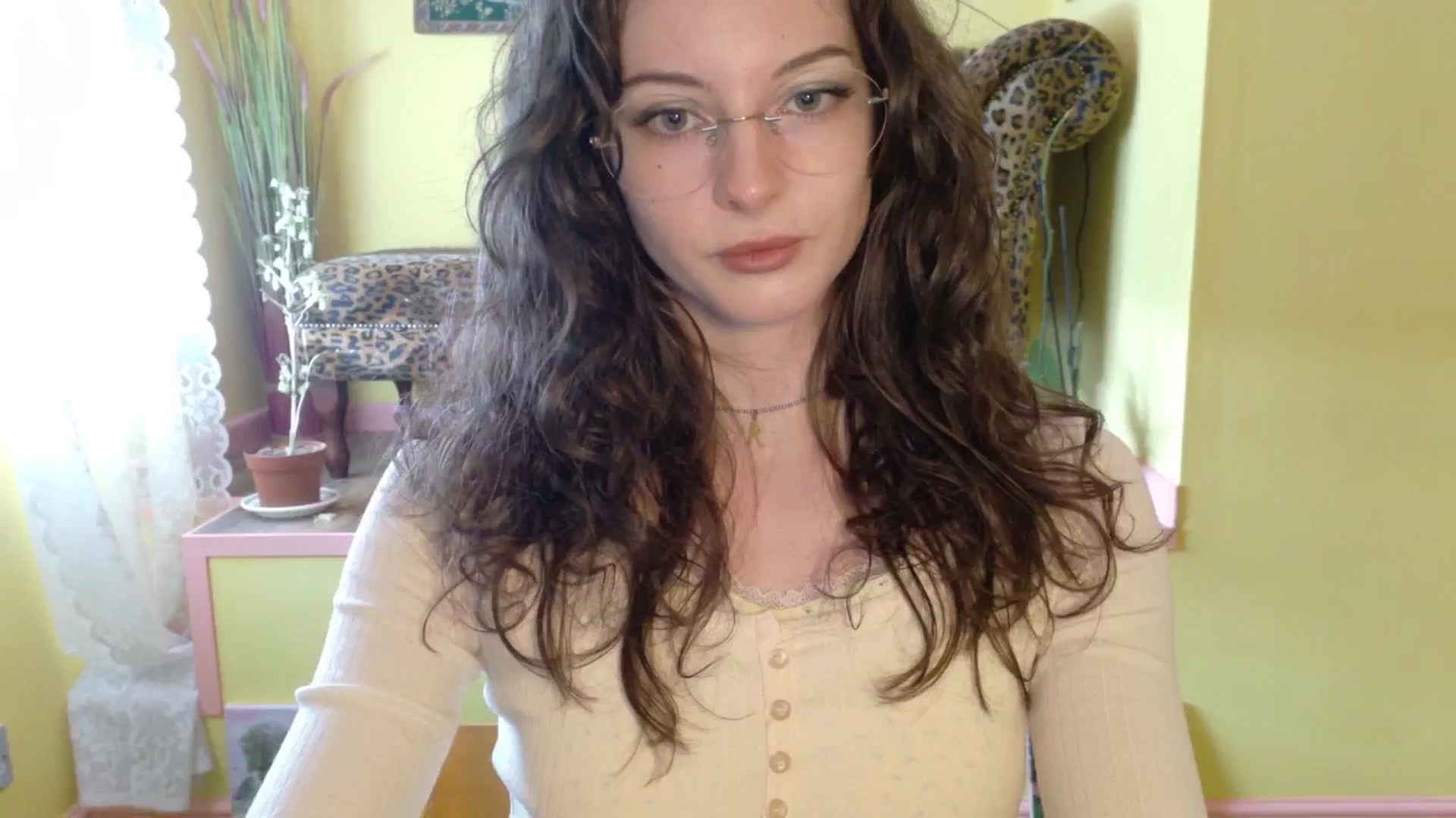 Gallery image thumbnail from porcelaincity's myfreecams stream on, 10/01/2025, 12:40 image 1 of 20