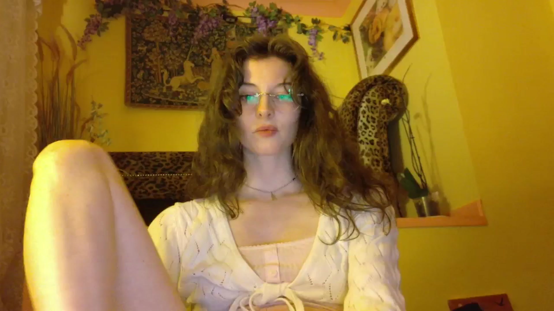 Gallery image thumbnail from porcelaincity's myfreecams stream on, 10/02/2025, 18:55 image 15 of 20