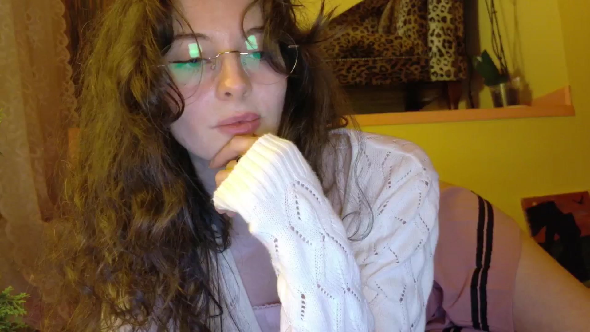 Gallery image thumbnail from porcelaincity's myfreecams stream on, 10/02/2025, 19:52 image 9 of 20